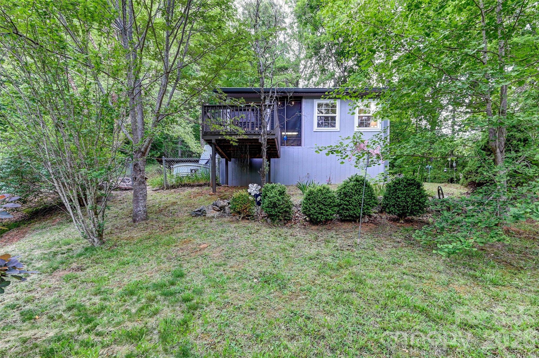 90 Davidson Gap RD, Leicester, NC 28748