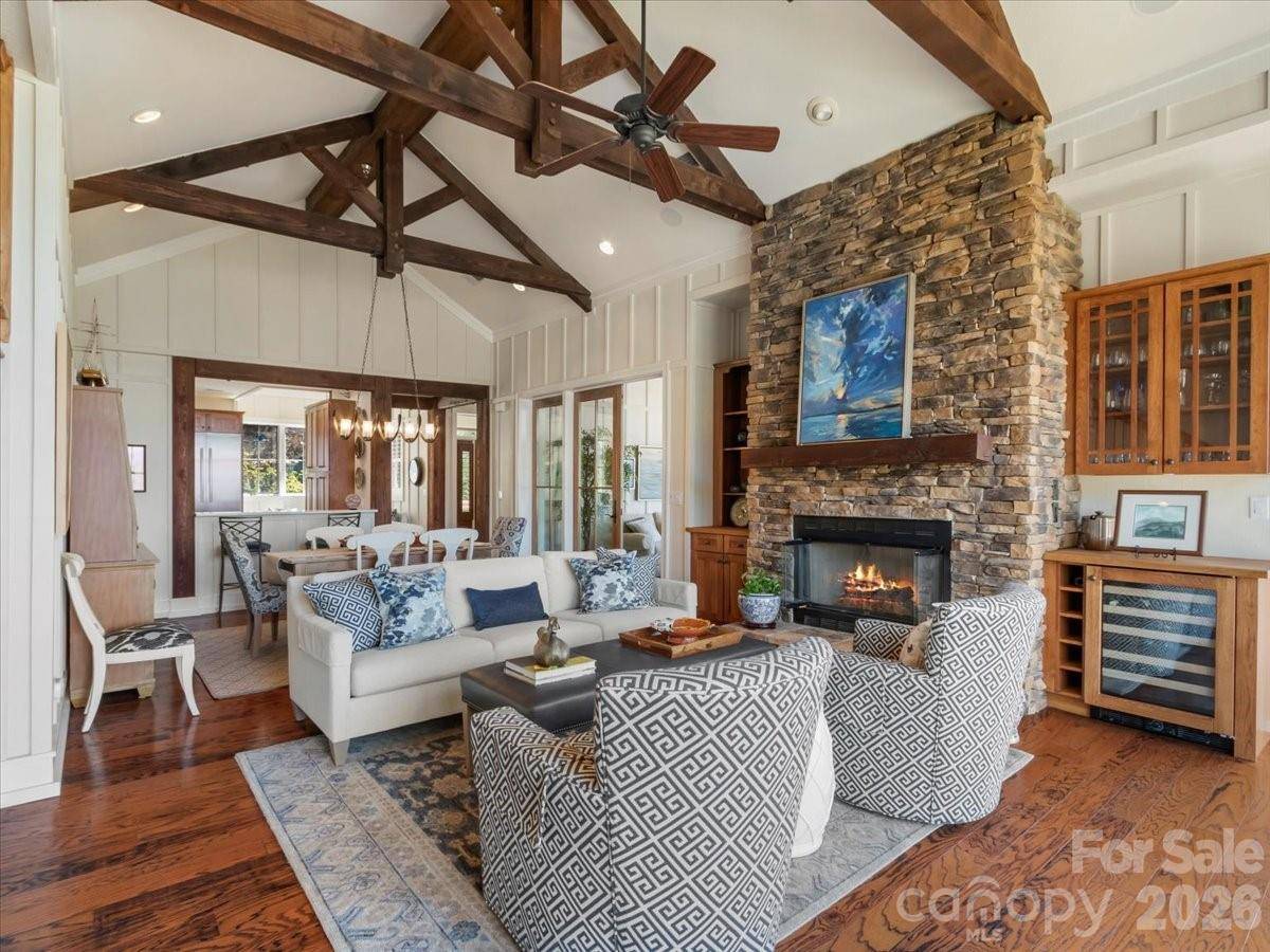 45 Creekside WAY #I301, Burnsville, NC 28714