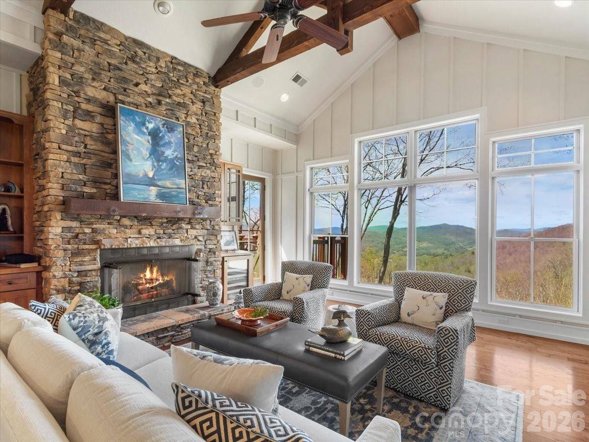 45 Creekside WAY #I301, Burnsville, NC 28714