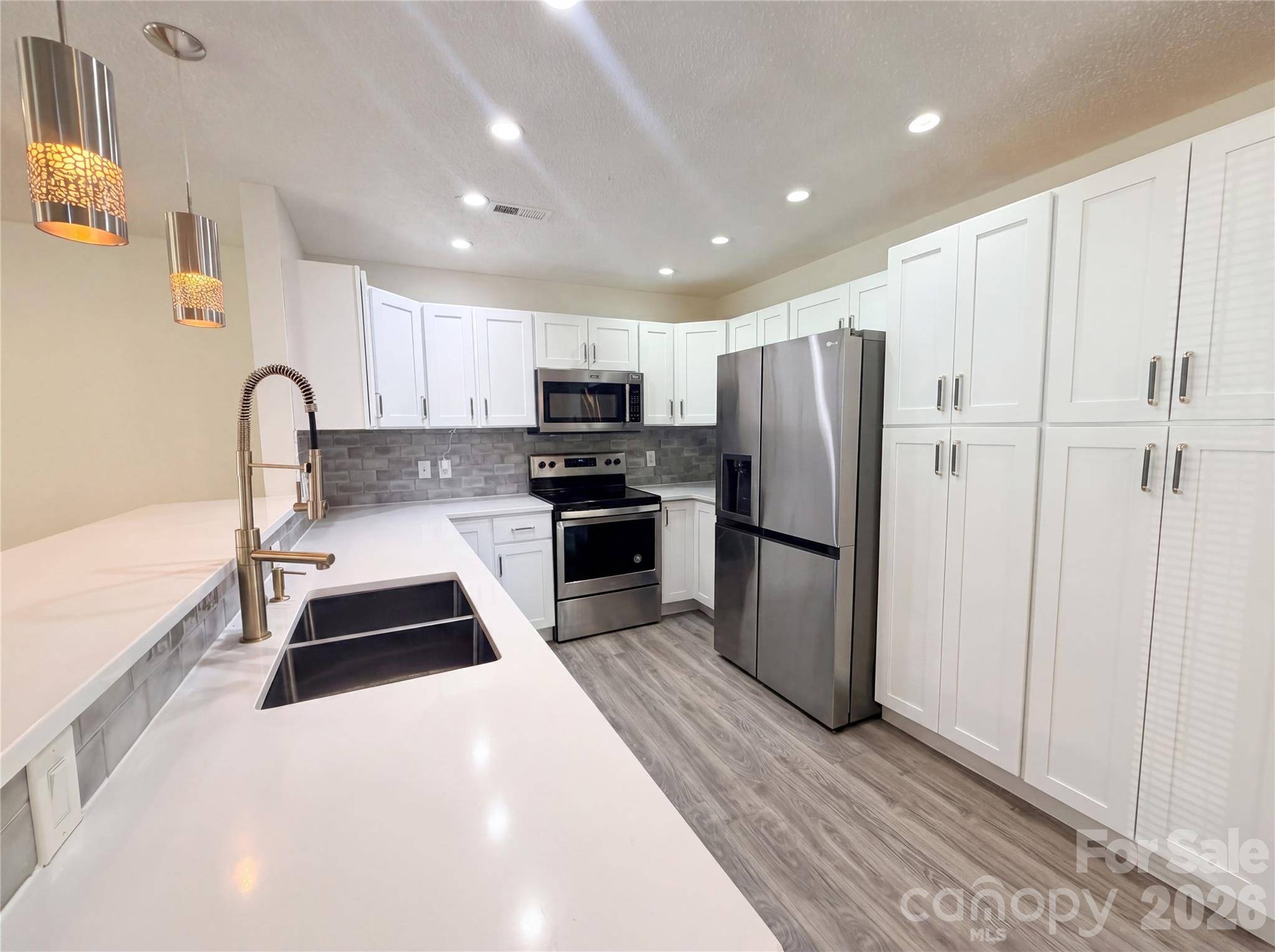 6032 Briggs DR, Charlotte, NC 28269