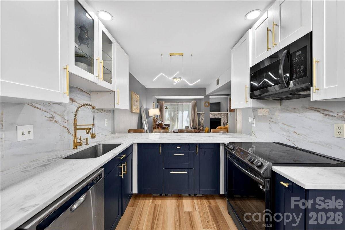 8007 Horse Chestnut LN, Charlotte, NC 28277
