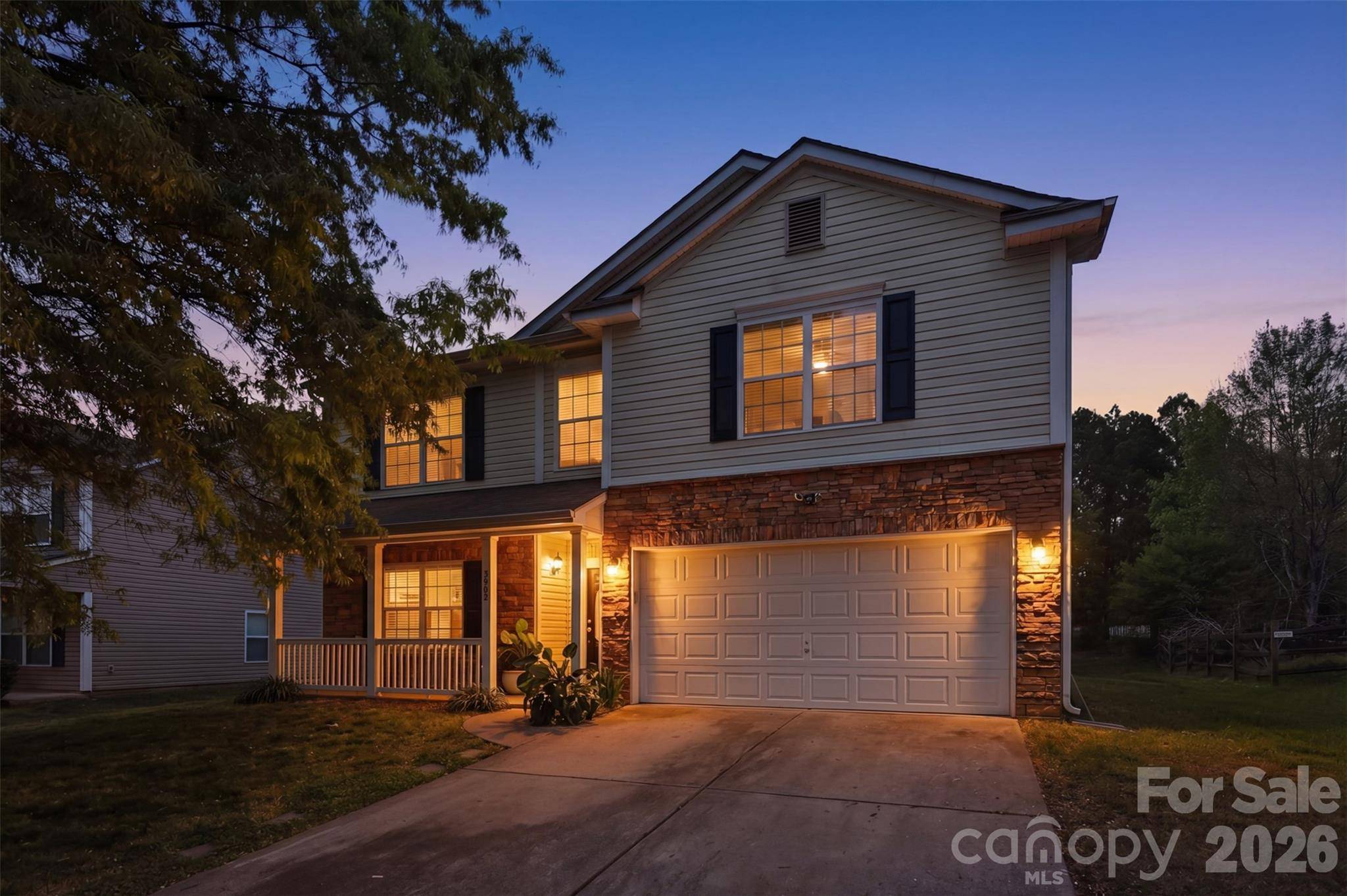 3902 Larkhaven Village DR, Charlotte, NC 28215