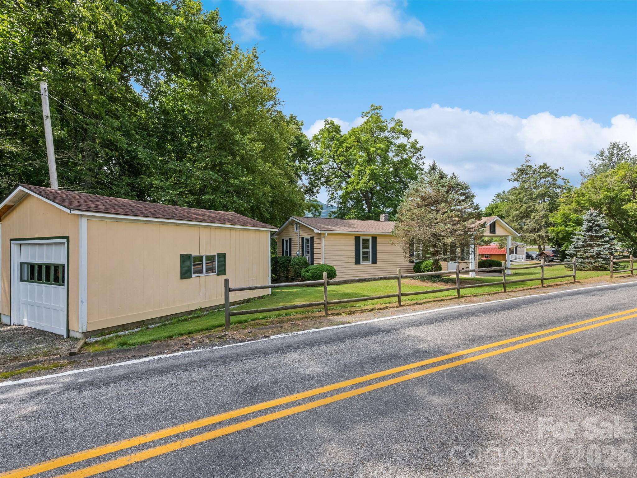 1714 Iron Duff RD, Waynesville, NC 28785