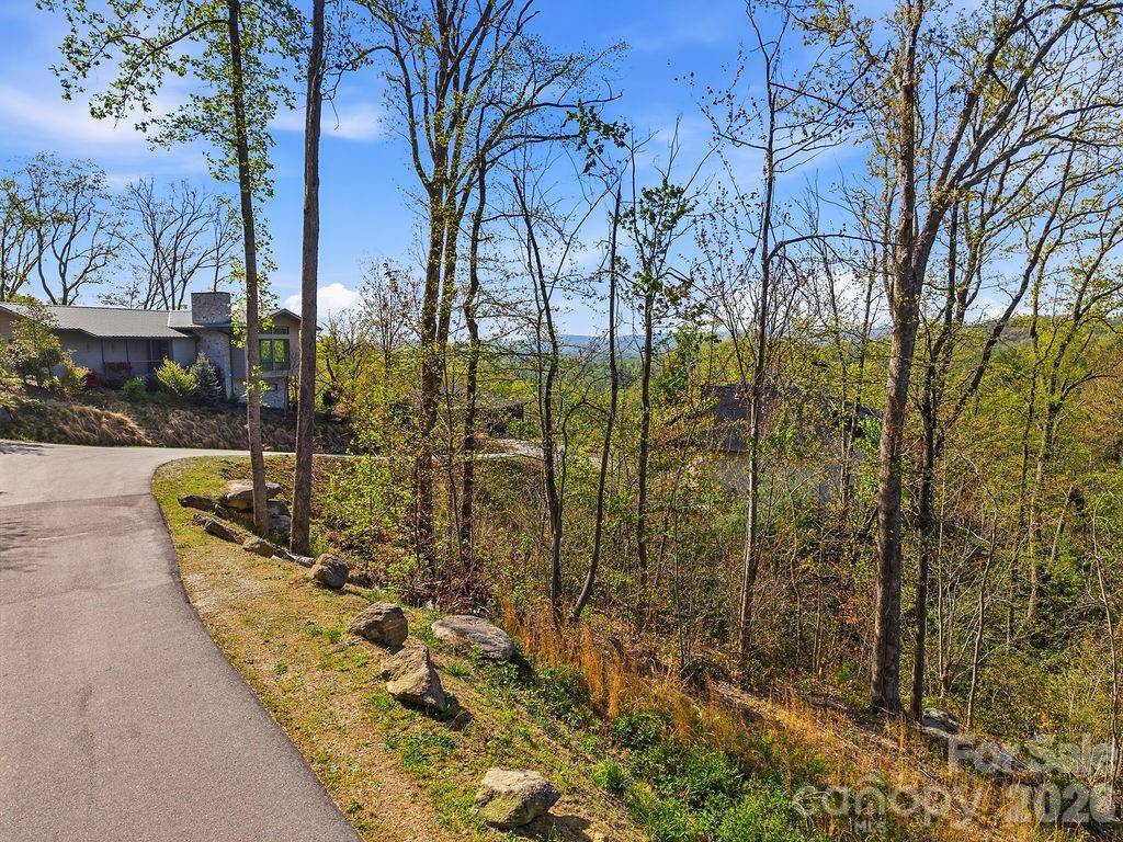325 Curtain BLF #W9, Hendersonville, NC 28791