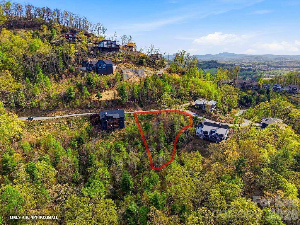 325 Curtain BLF #W9, Hendersonville, NC 28791