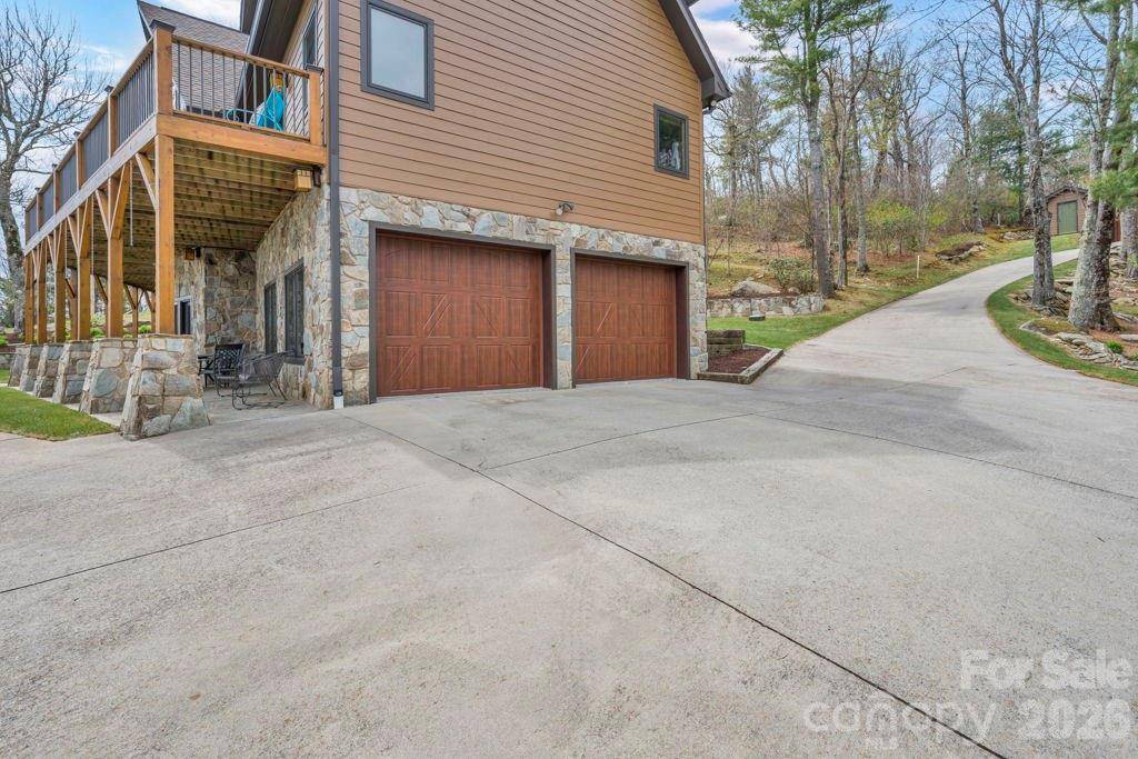 7054 Grandview CIR, Newland, NC 28657