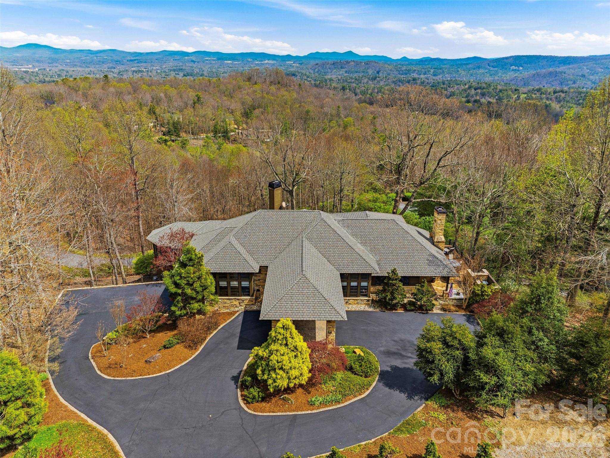 1000 McFarlane WAY, Hendersonville, NC 28739