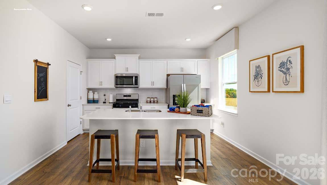 602 Dazzle LOOP, Newton, NC 28658