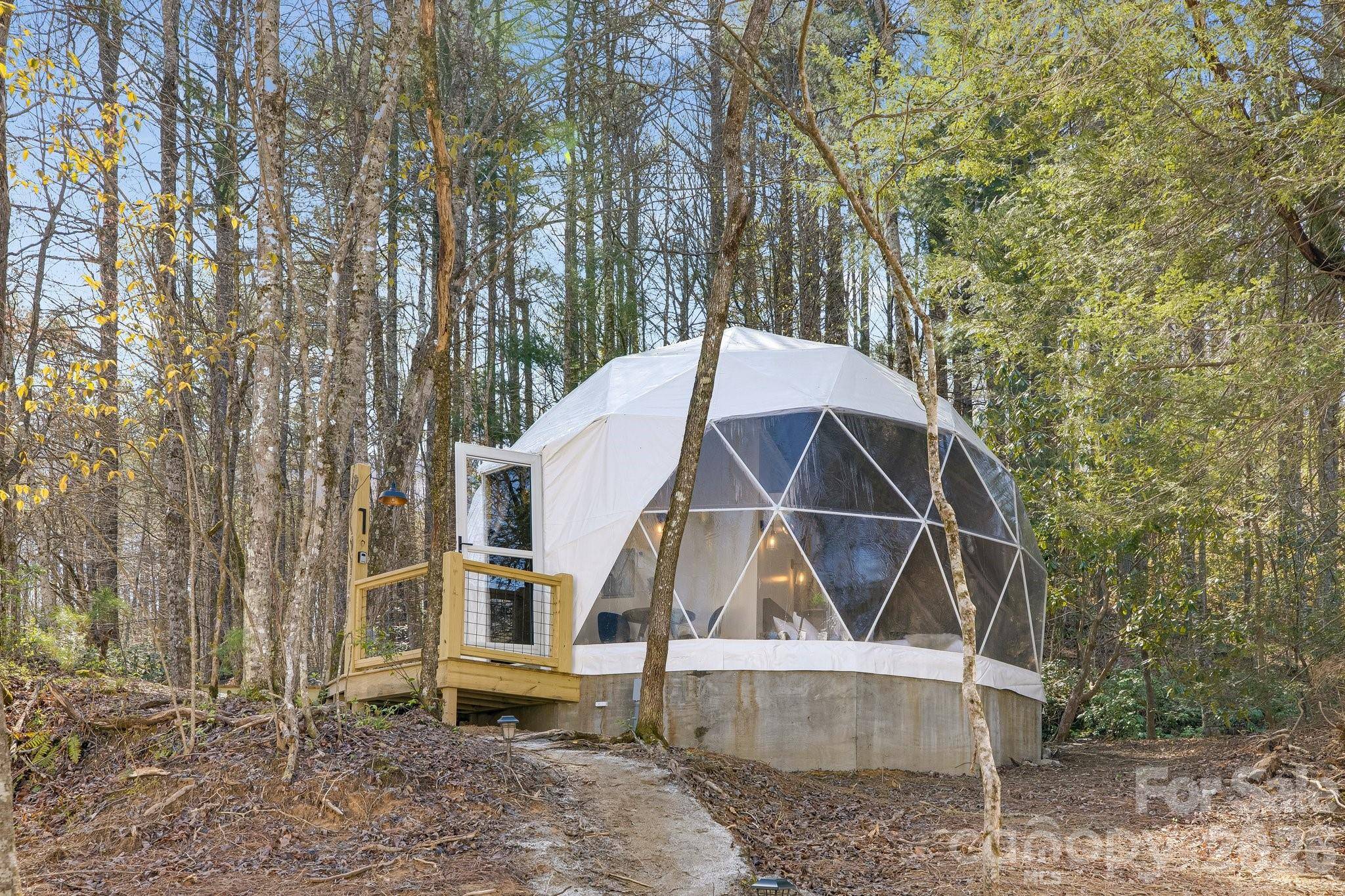 186 Meece RD, Rosman, NC 28772