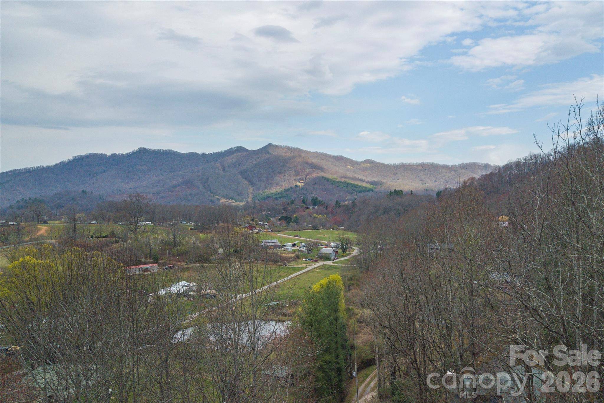 99999 Molasses WAY, Waynesville, NC 28785