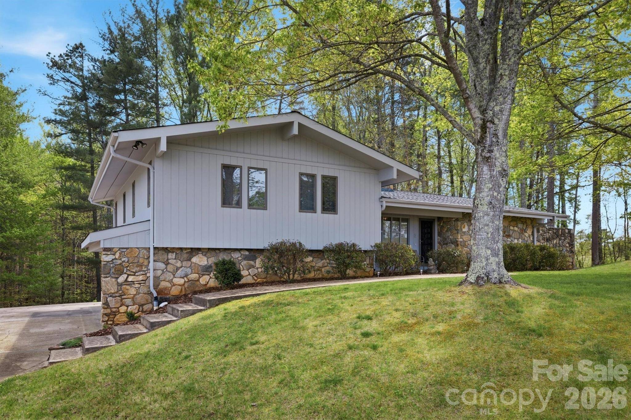 122 Lake Club DR, Nebo, NC 28761