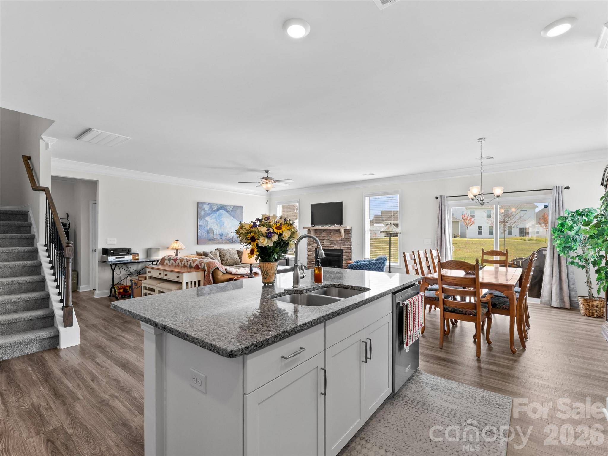108 Thornberry RD, Hendersonville, NC 28792