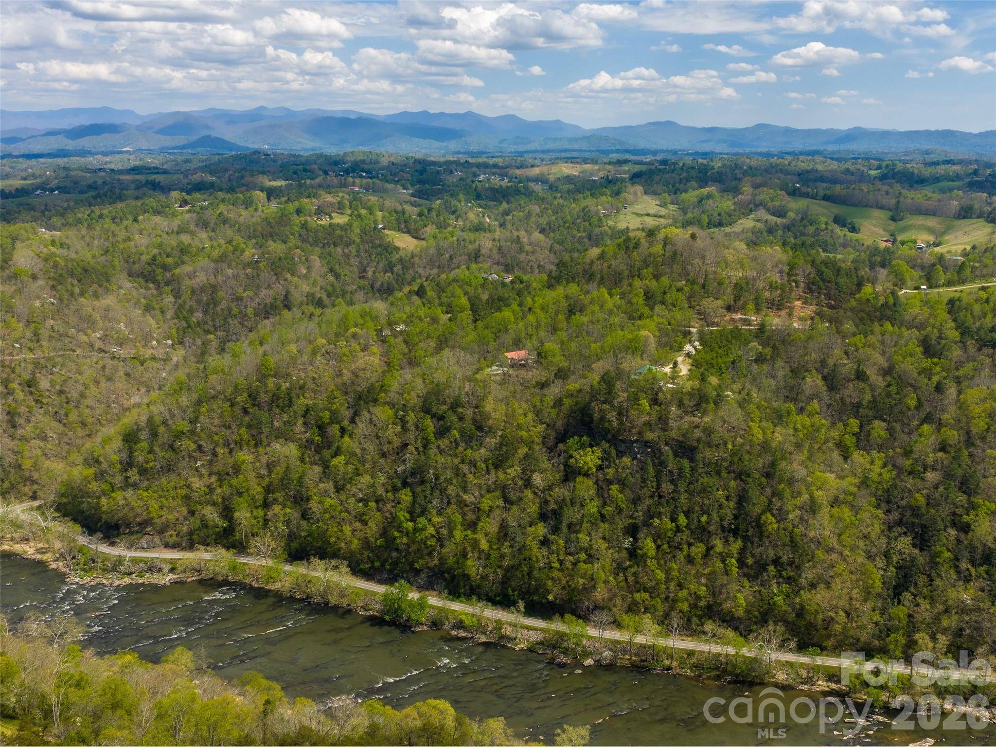 76 Raven Rock LN, Marshall, NC 28753