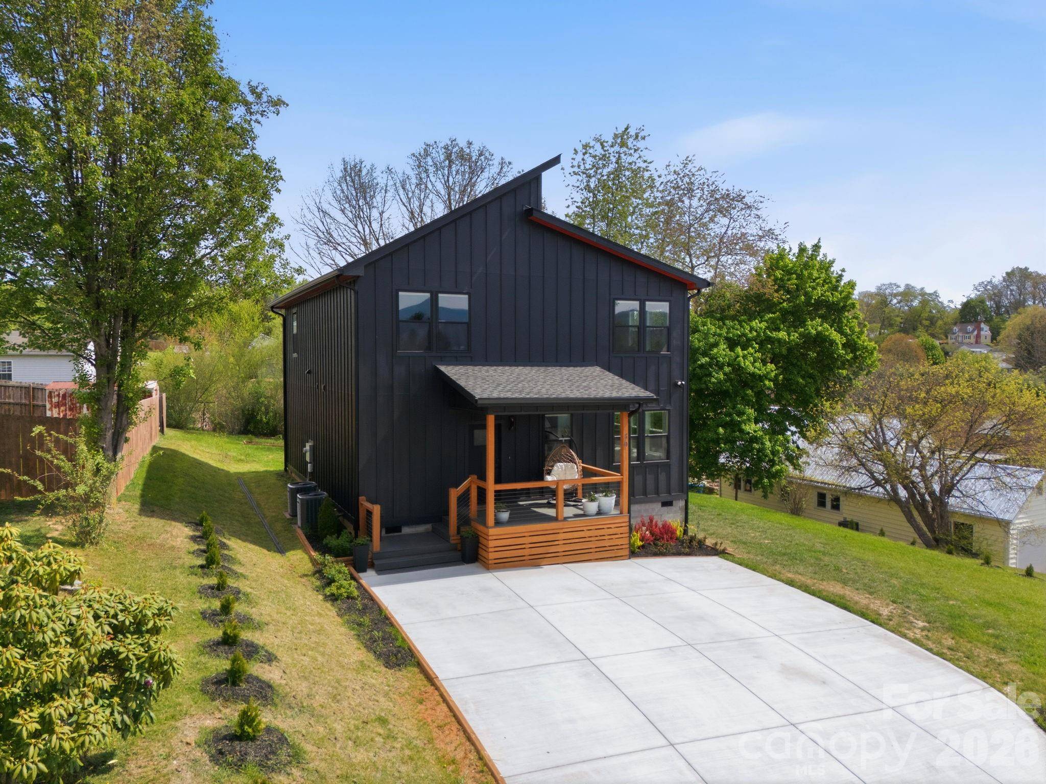 30 First ST, Canton, NC 28716