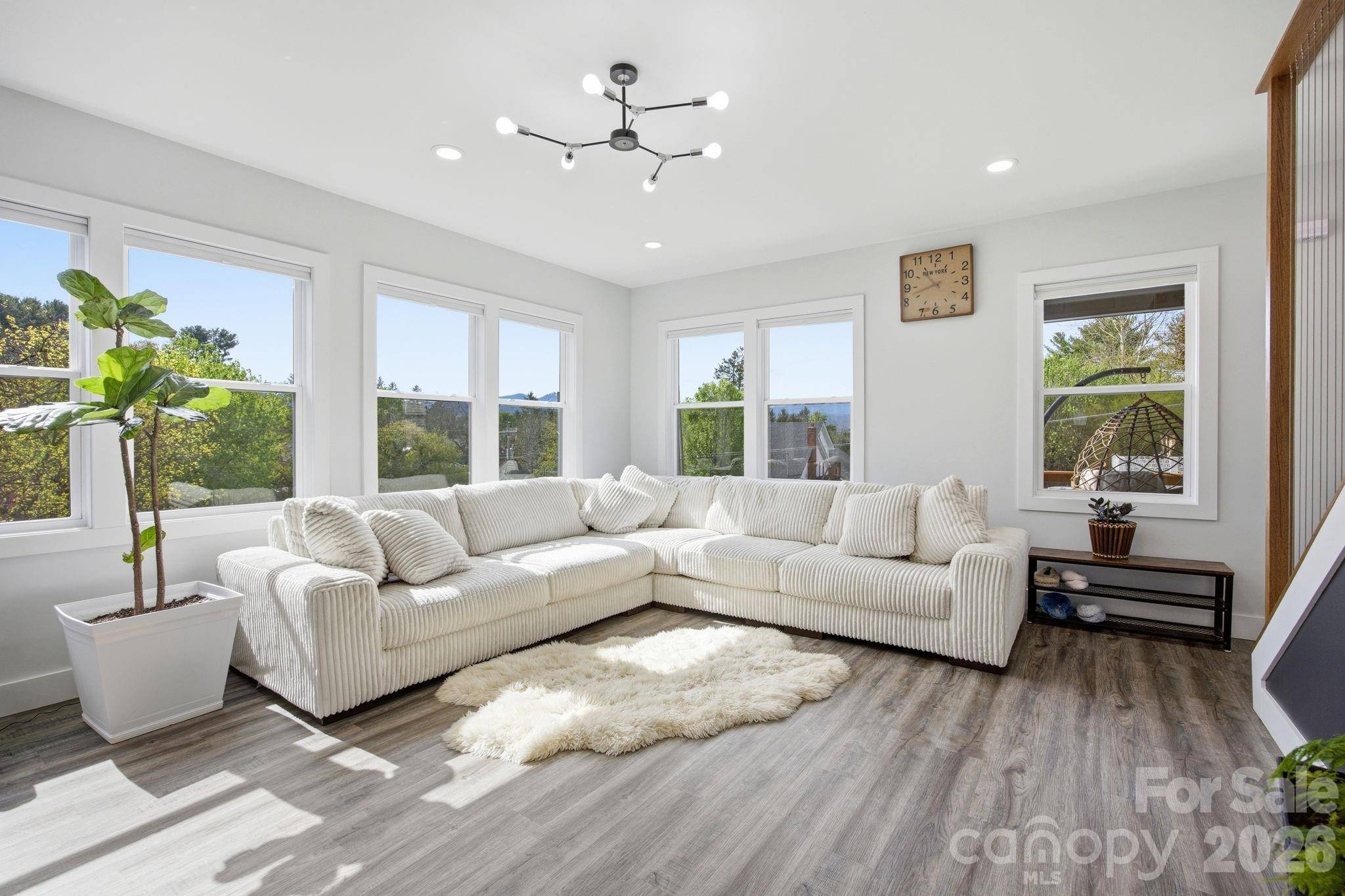 30 First ST, Canton, NC 28716