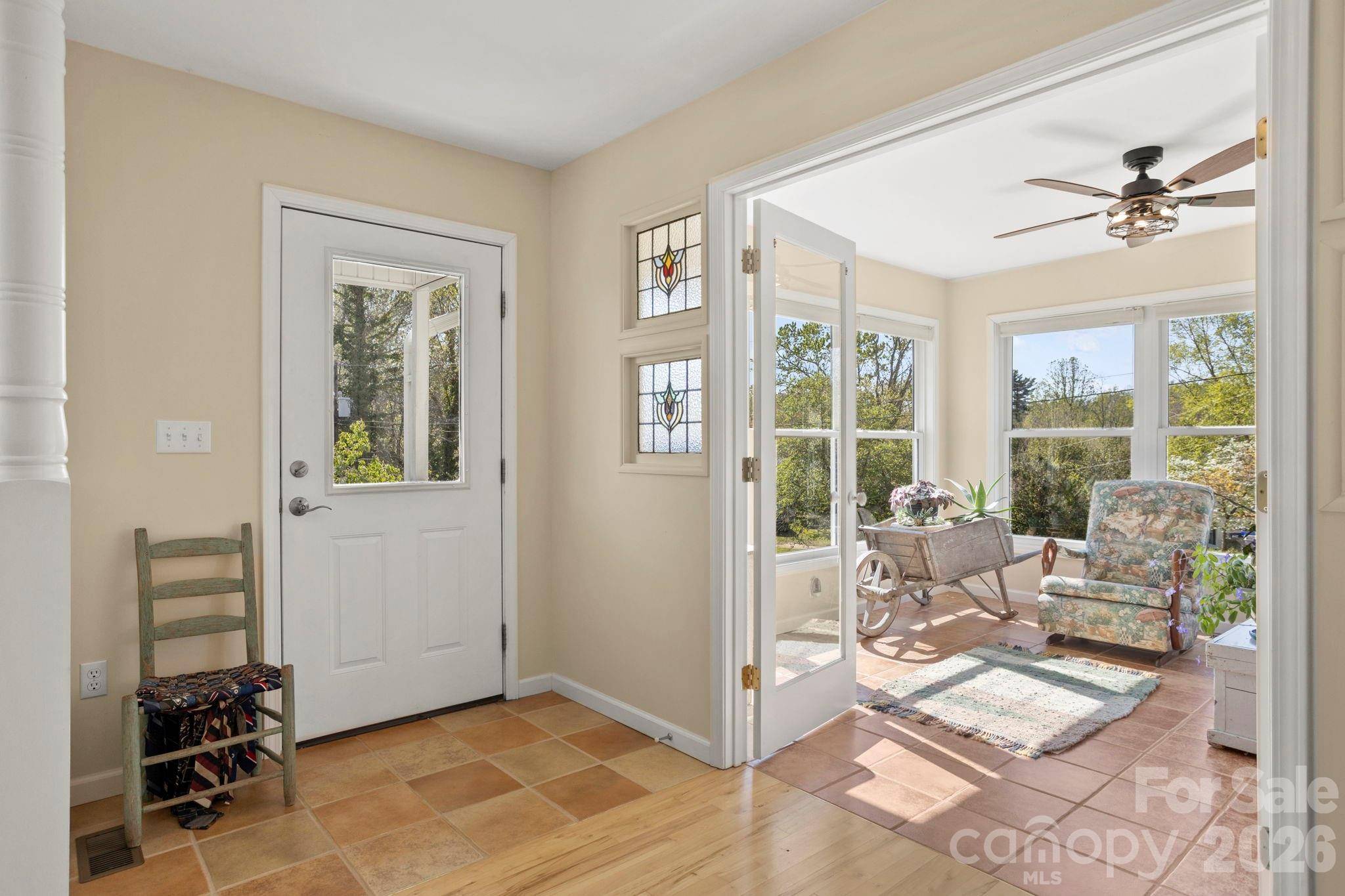 367 Crescent ST, Saluda, NC 28773