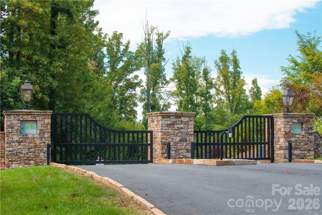11 Franklin Trace DR #15, Asheville, NC 28804
