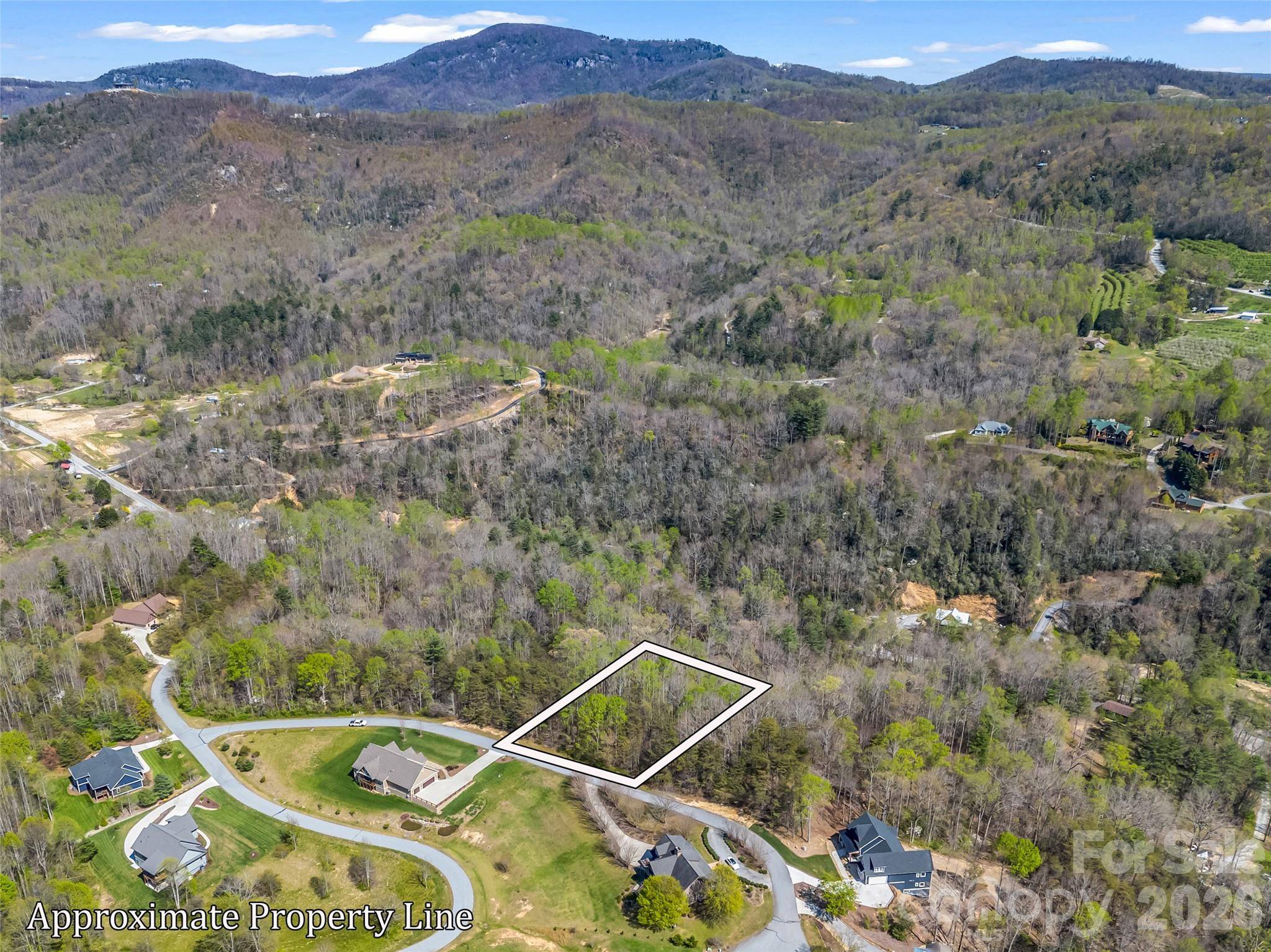 83 Sunny Morning CT, Hendersonville, NC 28792