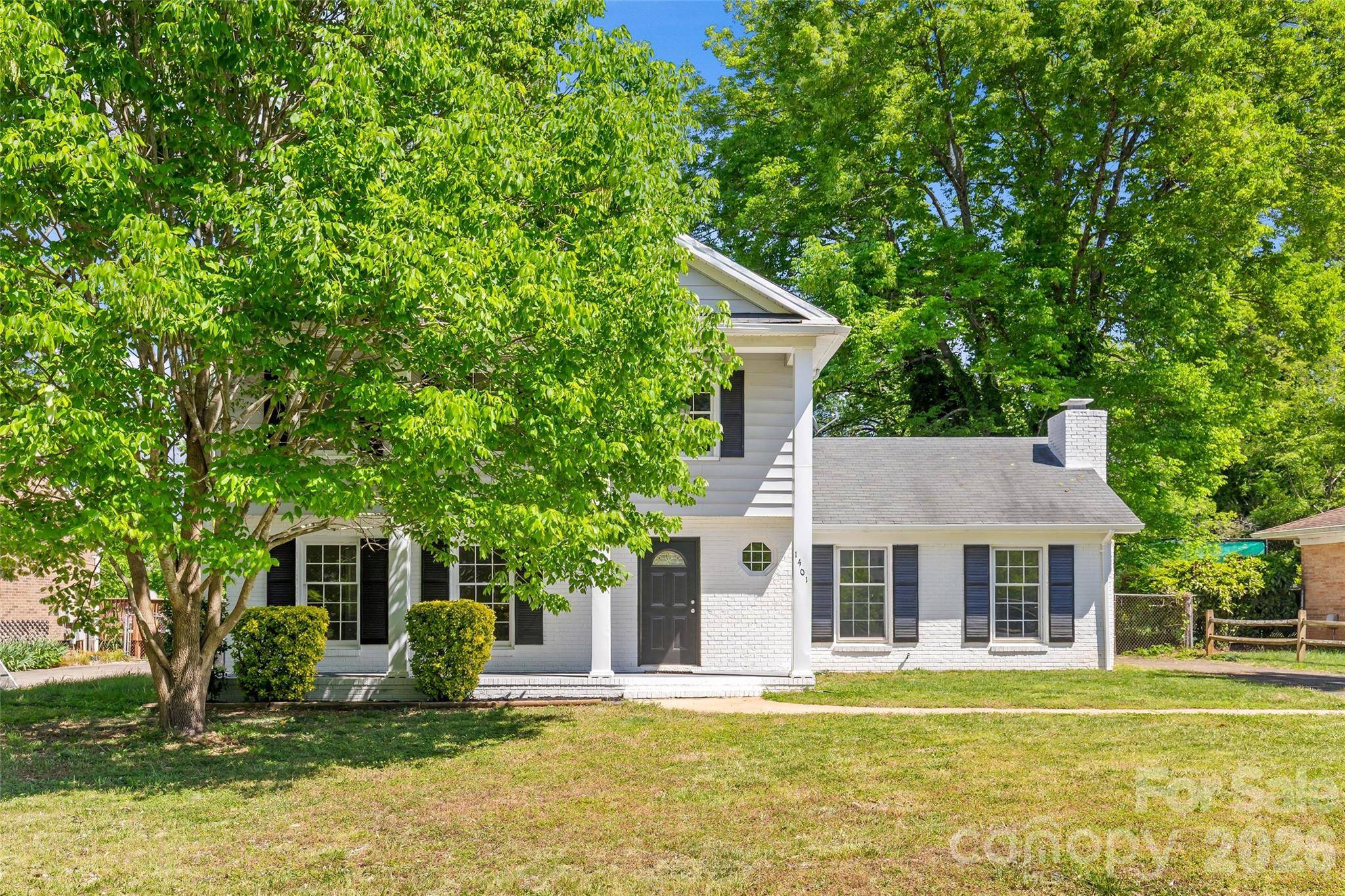 1401 Cedarwood LN, Charlotte, NC 28212