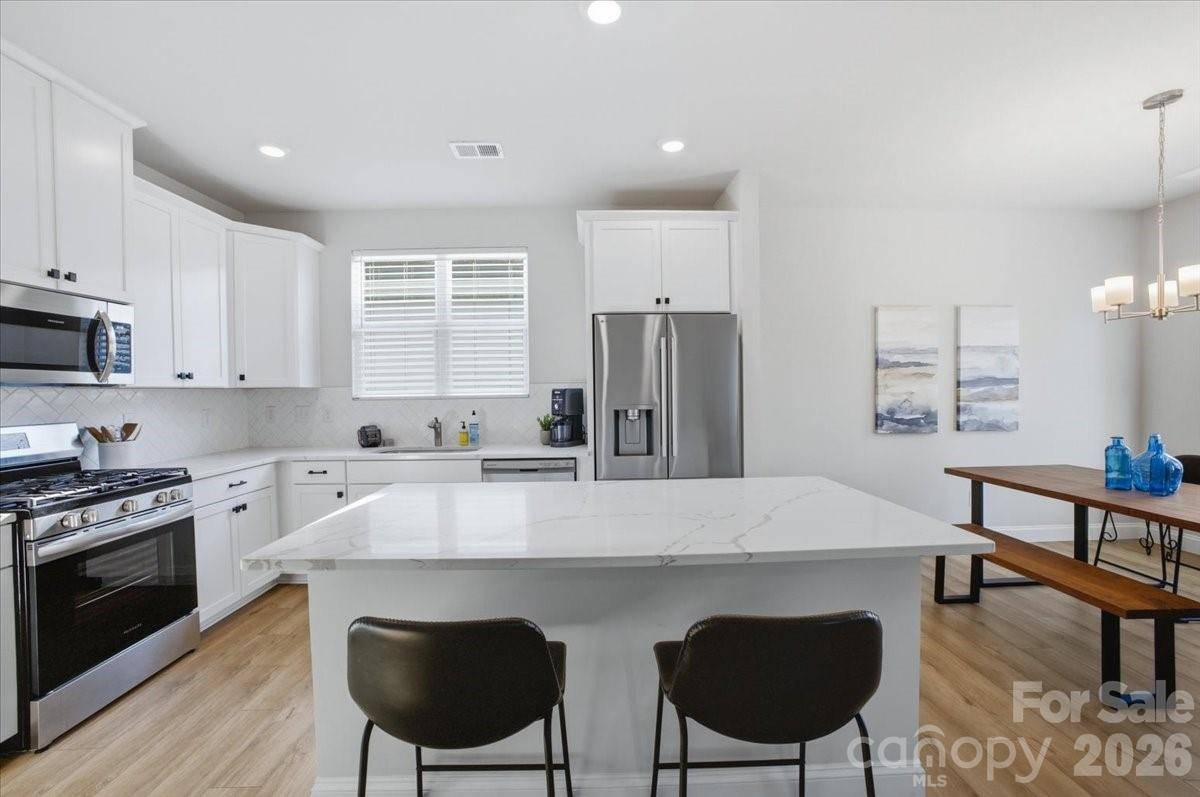 602 Banter LN, Cramerton, NC 28032