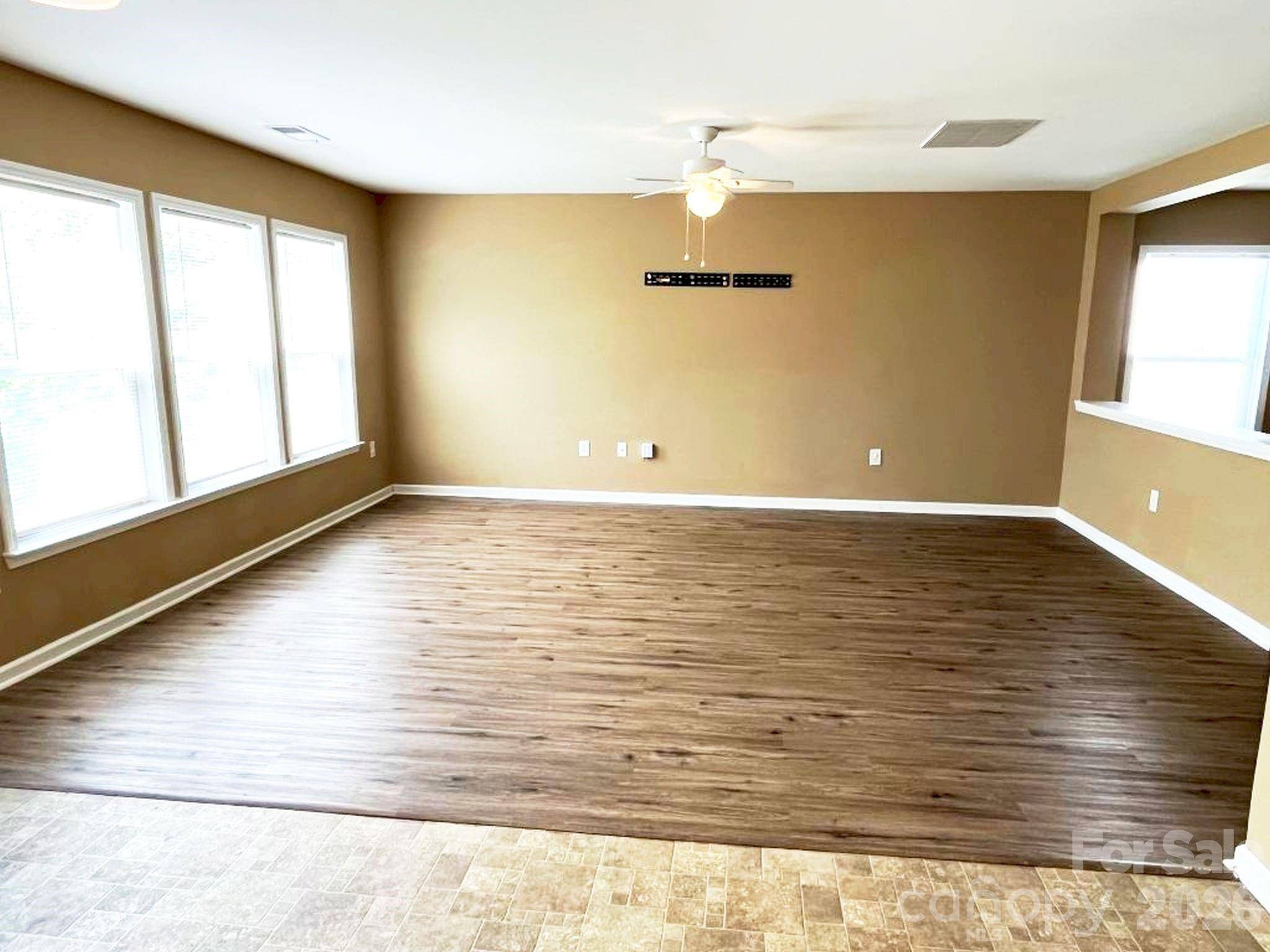 14043 Pinyon Pine LN, Charlotte, NC 28215