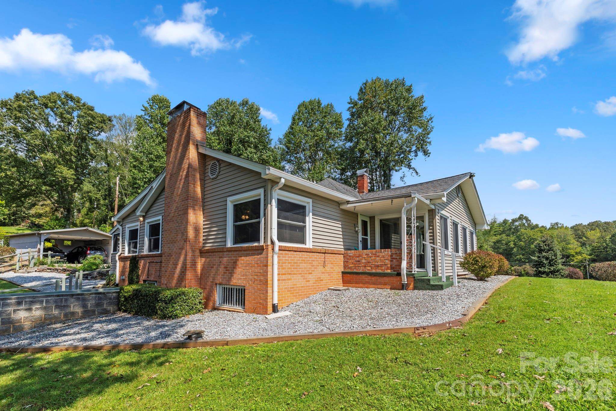 71 Laurel Mountain RD, Brevard, NC 28712
