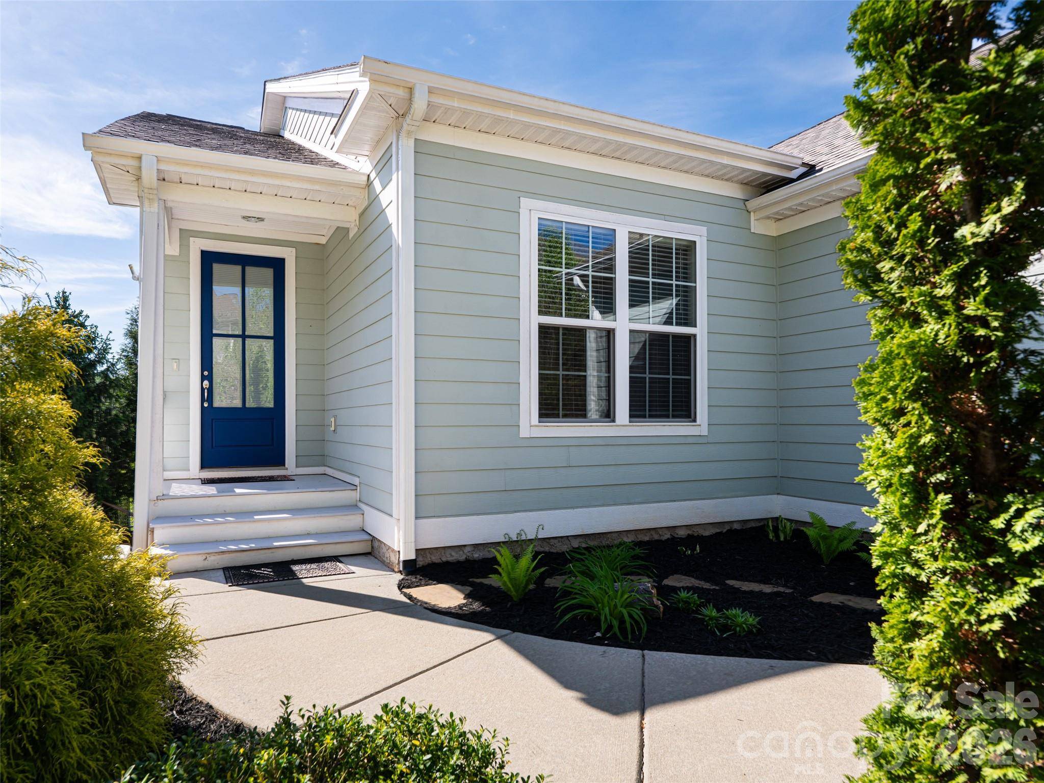 17 Dreambird DR, Leicester, NC 28748