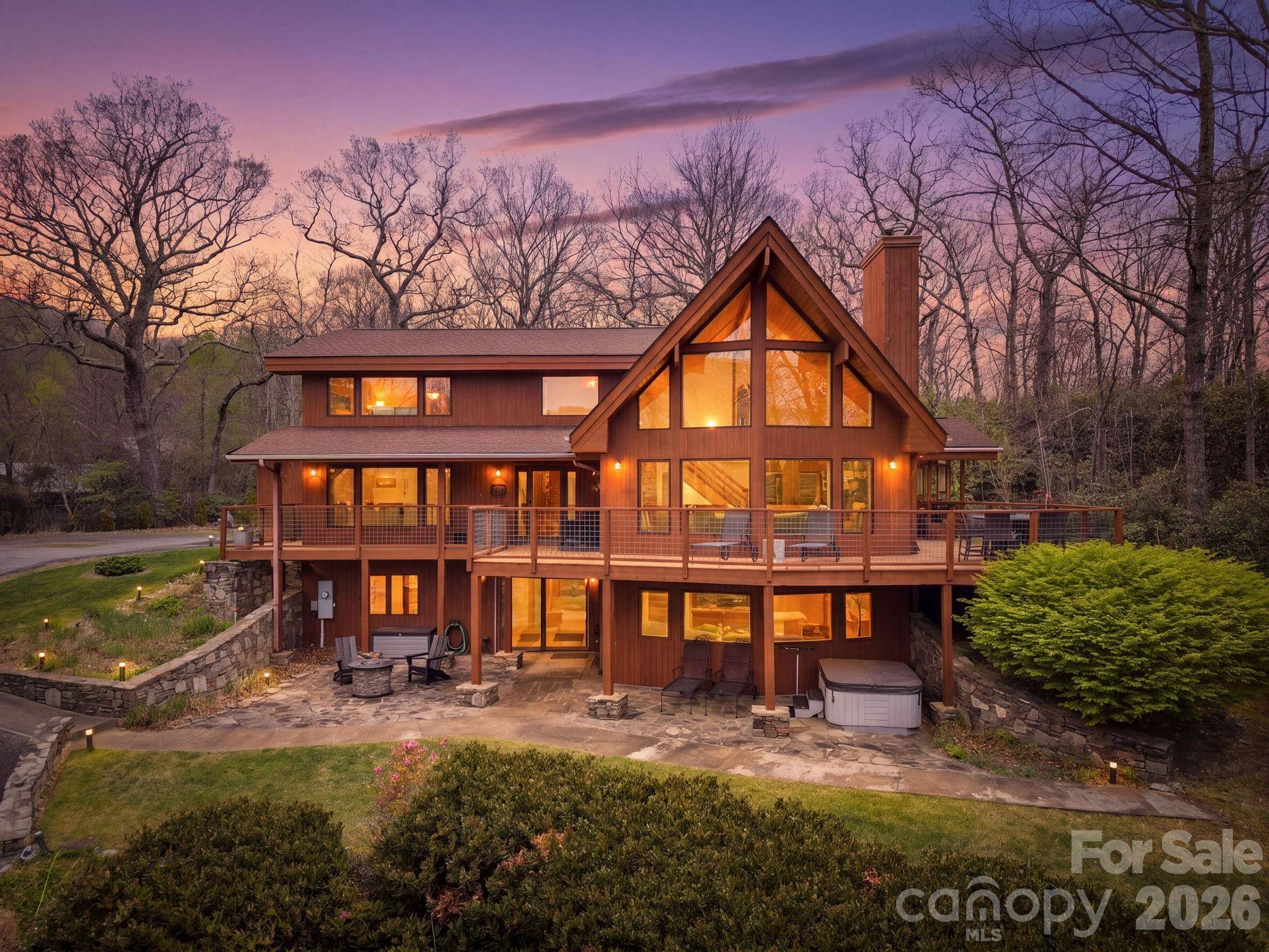 6 Orchard Knob LN, Black Mountain, NC 28711