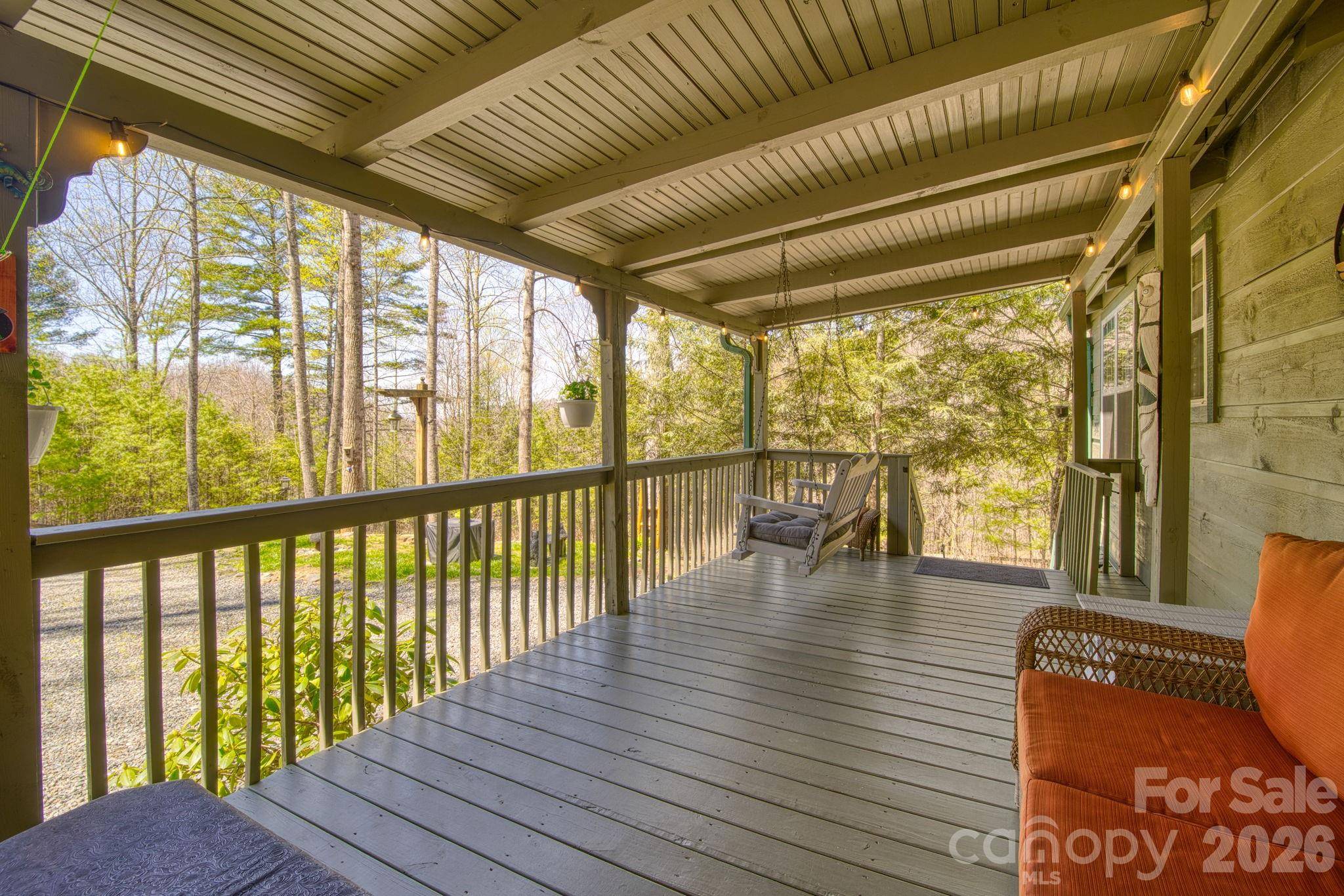 307 Dancing Leaf LN, Bakersville, NC 28705