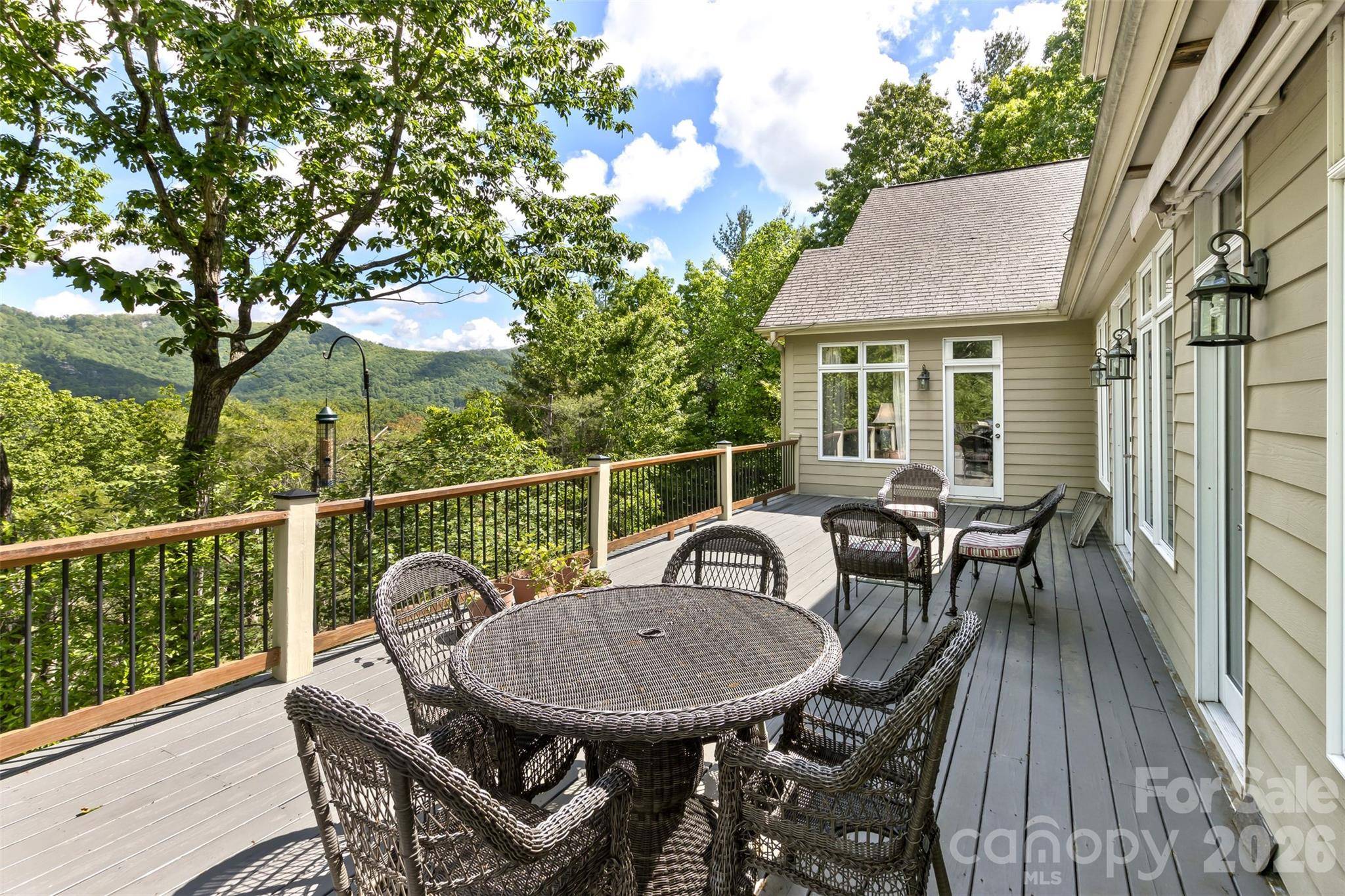 25 Windsong DR, Fairview, NC 28730