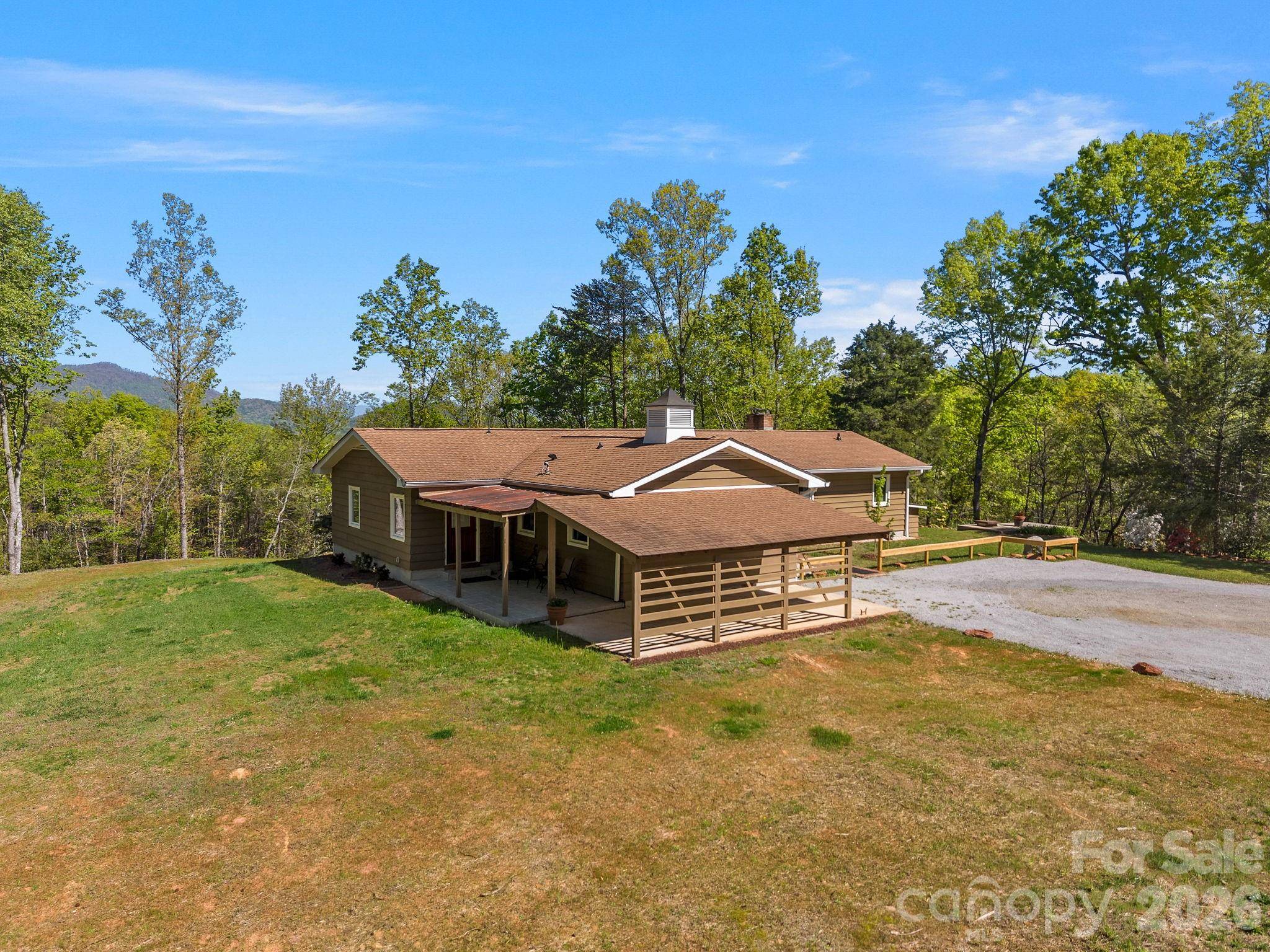 110 Persimmon Hill CT, Columbus, NC 28722