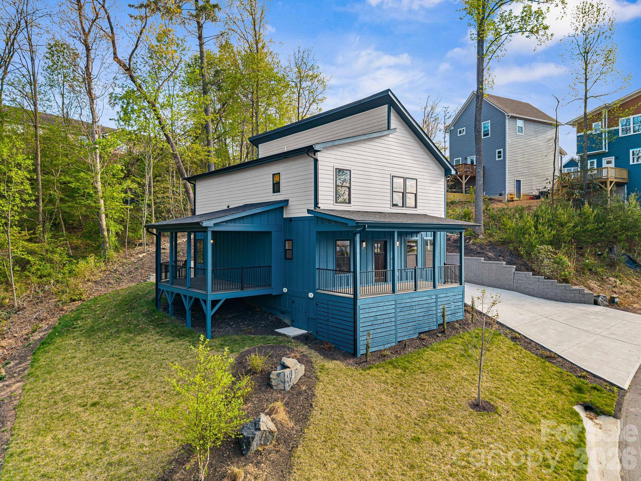 18 Winterhawk DR, Arden, NC 28704