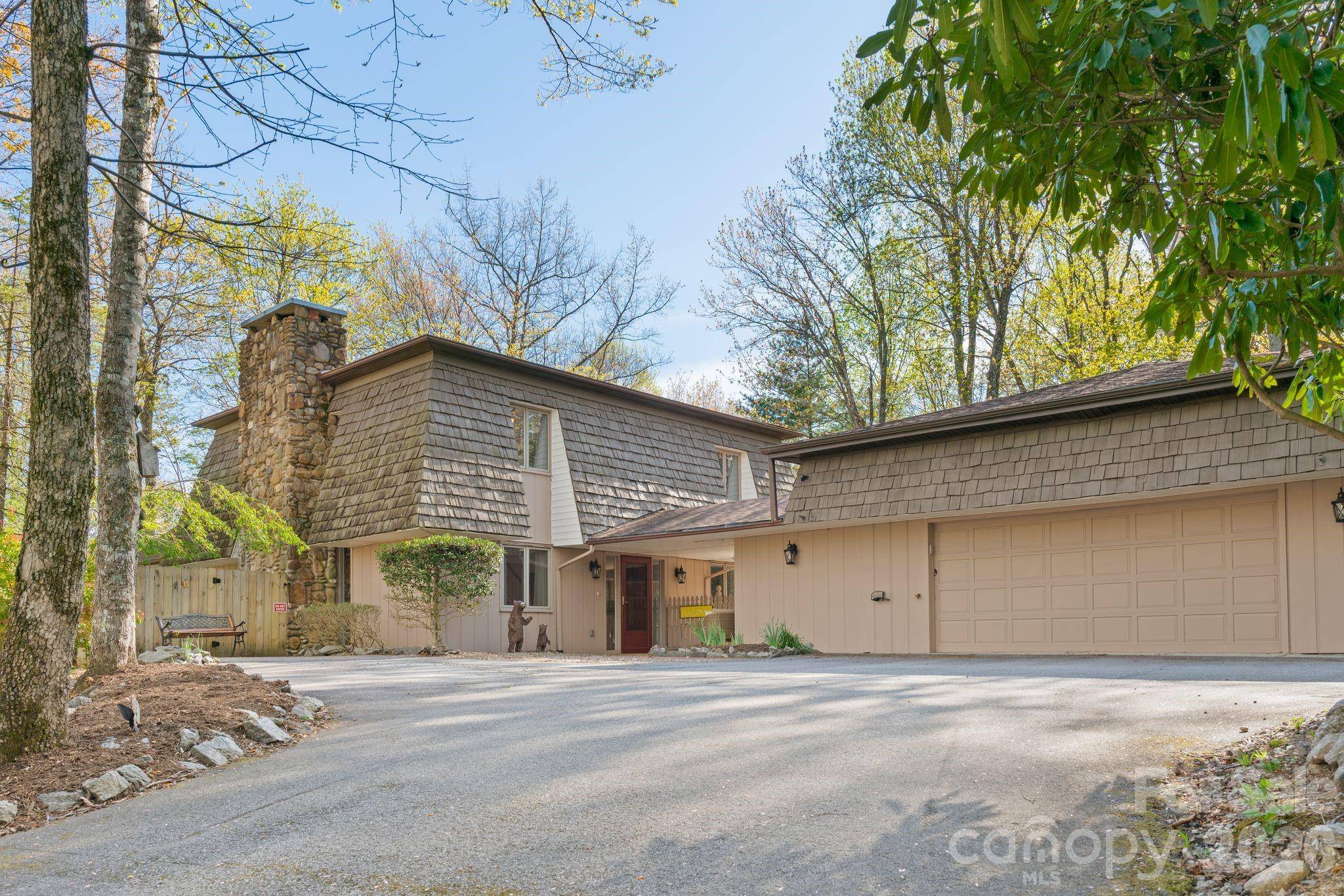 363 S Sequoyah LN, Brevard, NC 28712