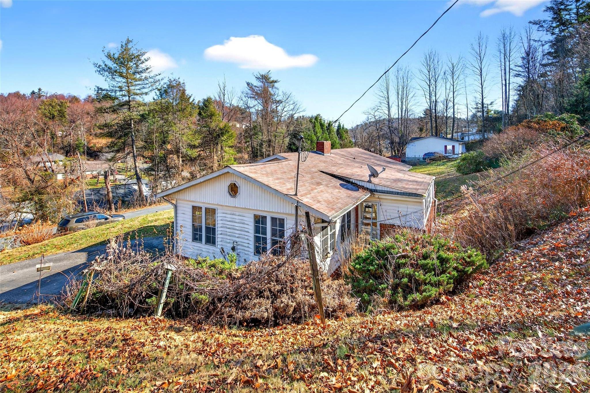 106 Chapel ST, Spruce Pine, NC 28777
