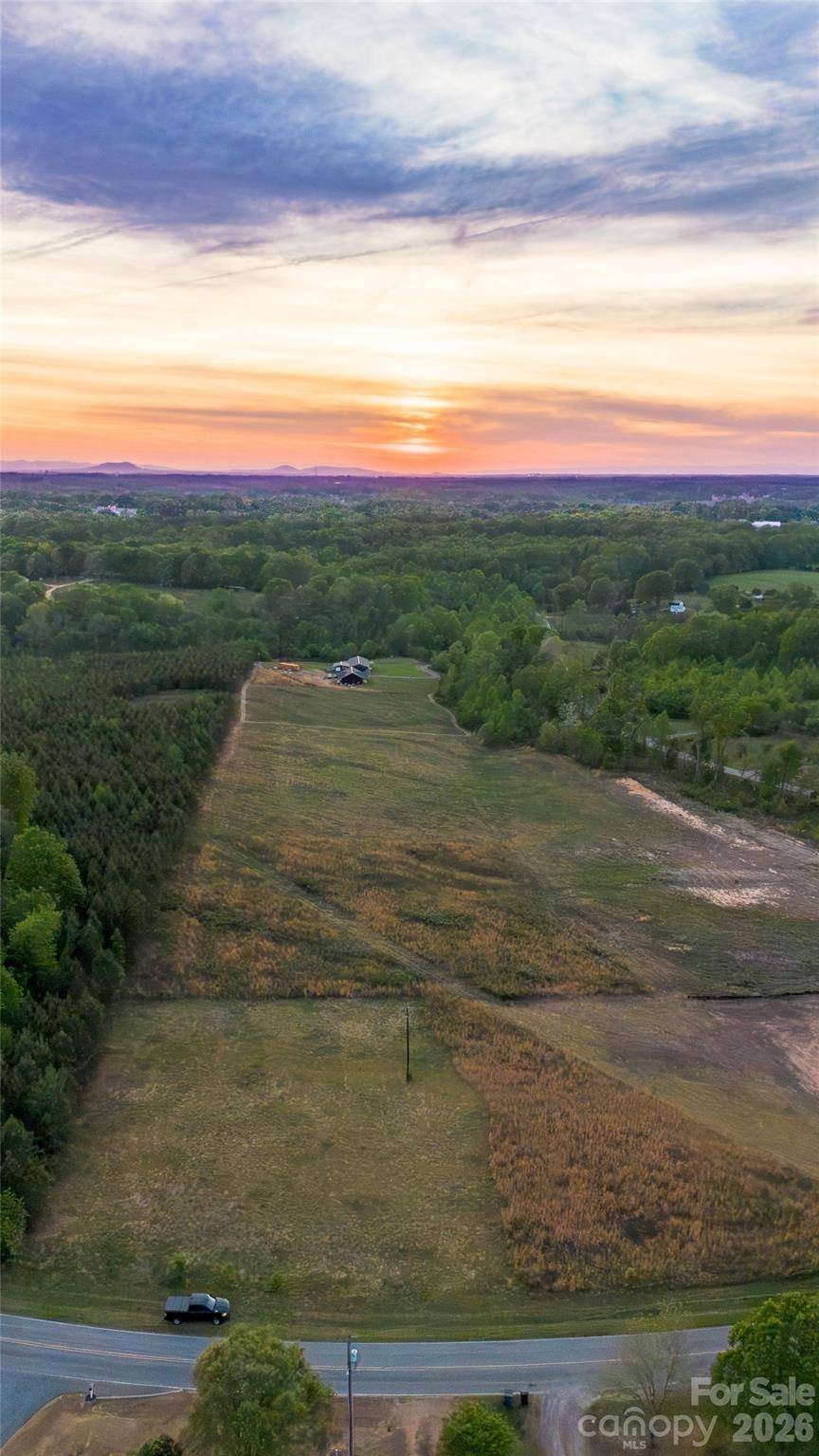 1075 Ring Tail RD, Claremont, NC 28610