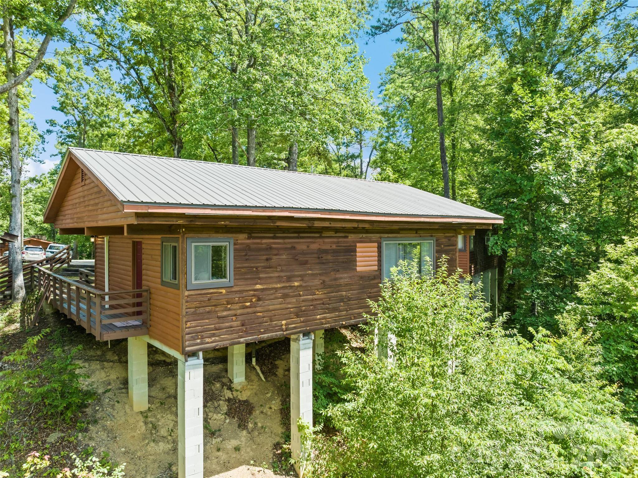 299 Blue Ridge Pkwy, Bryson City, NC 28713