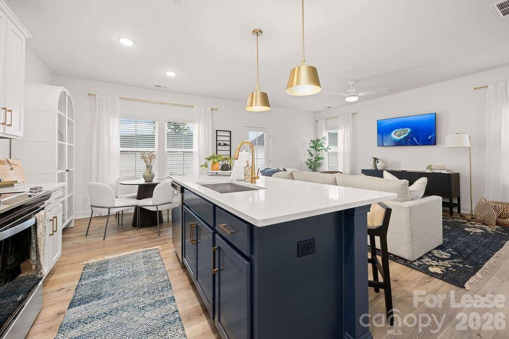 9100 Bluedale RD #Beechwood, Charlotte, NC 28216