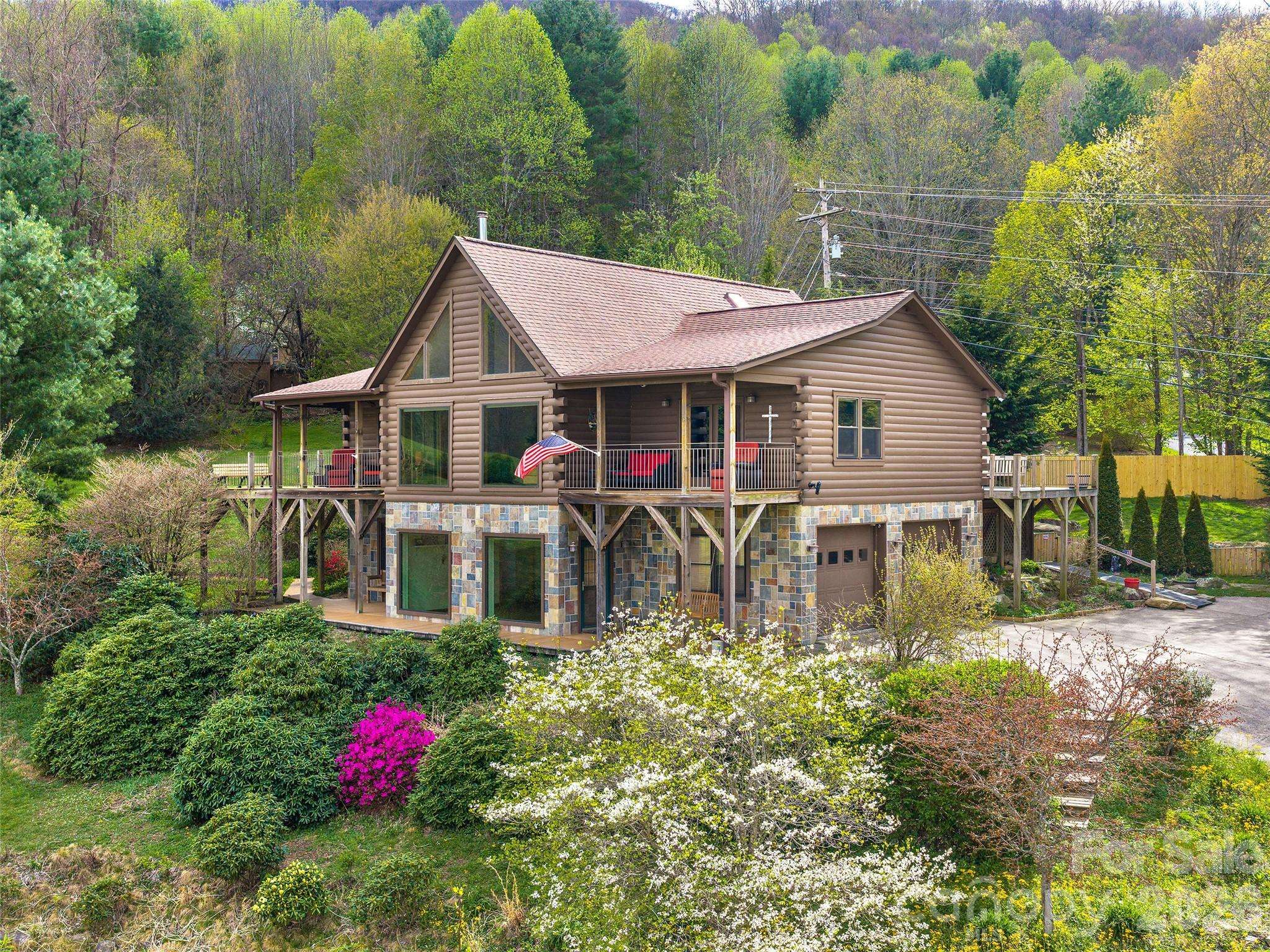 213 Rice DR, Waynesville, NC 28785