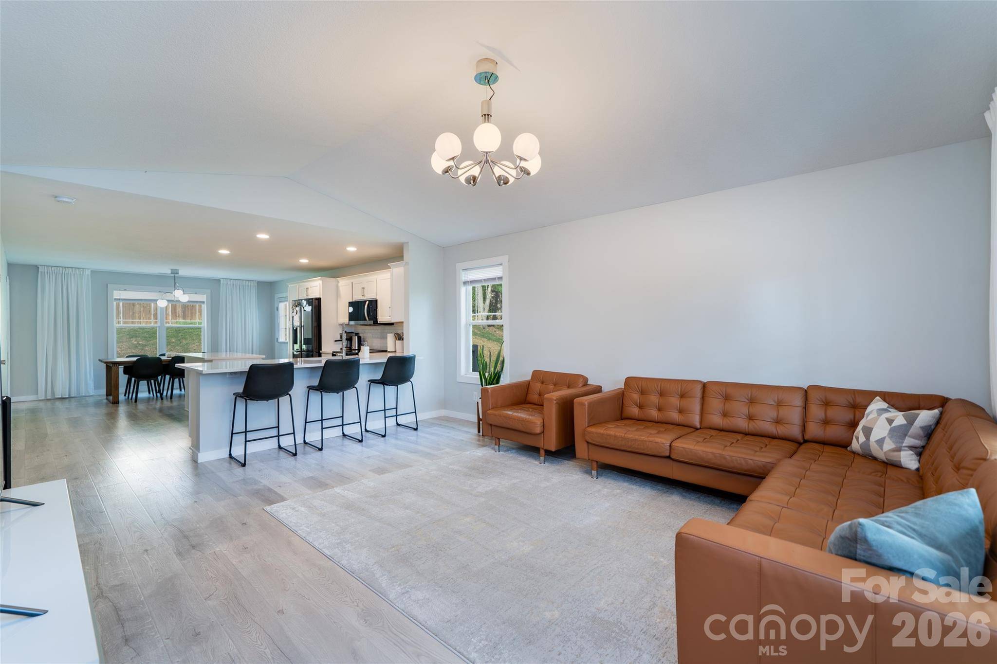 16 DanielBrooke DR, Asheville, NC 28806