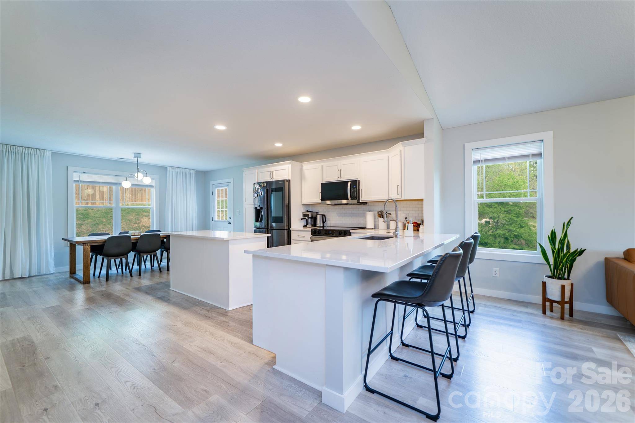 16 DanielBrooke DR, Asheville, NC 28806