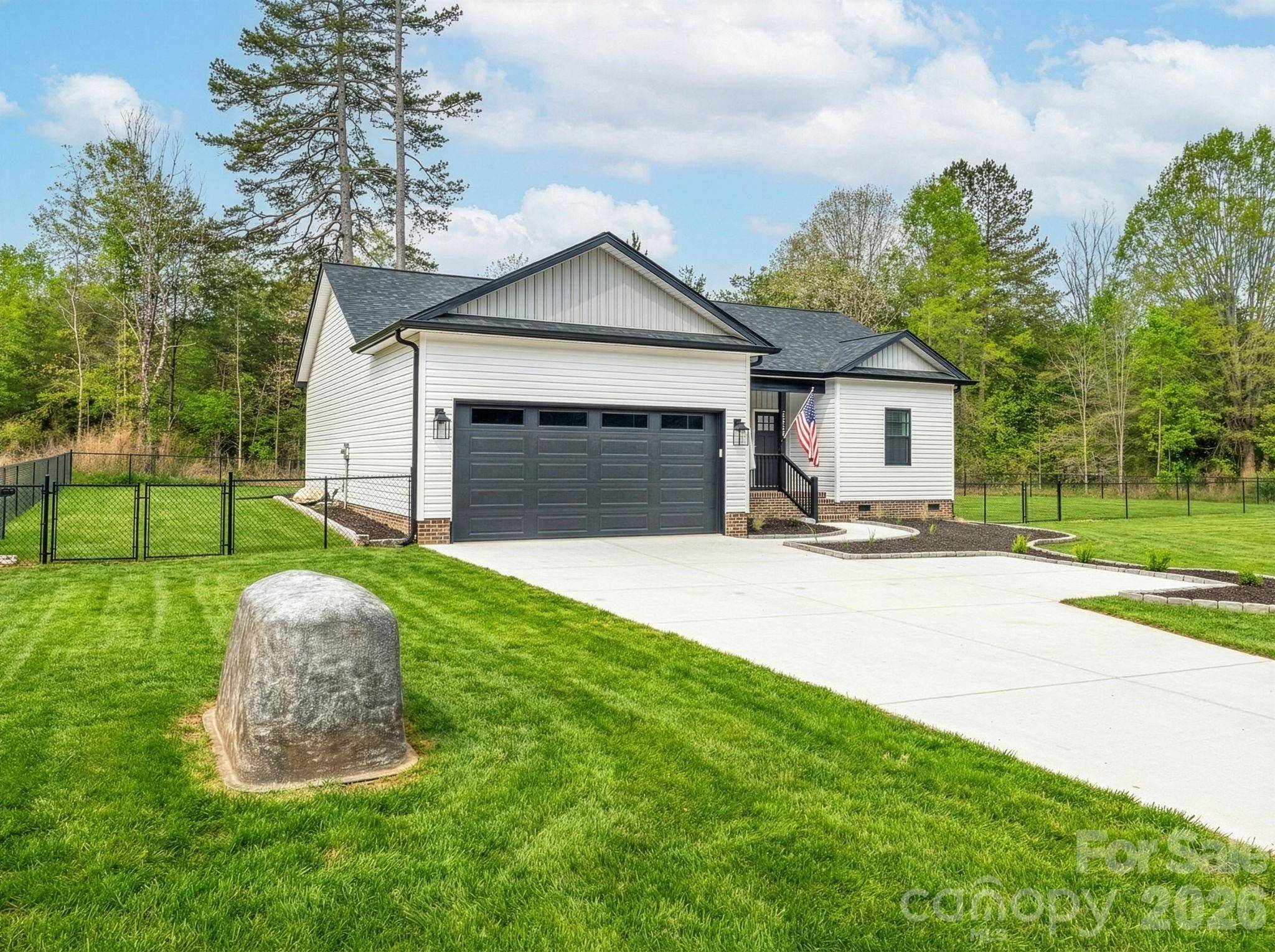 2462 Shoal RD, Crouse, NC 28033