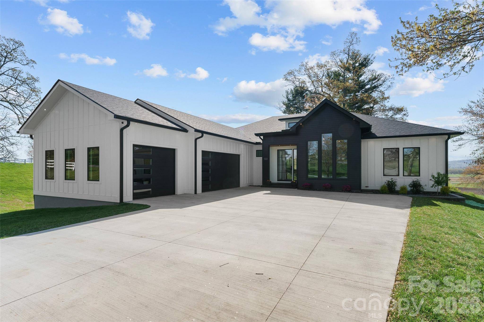 503 Nesbitt DR, Mills River, NC 28759
