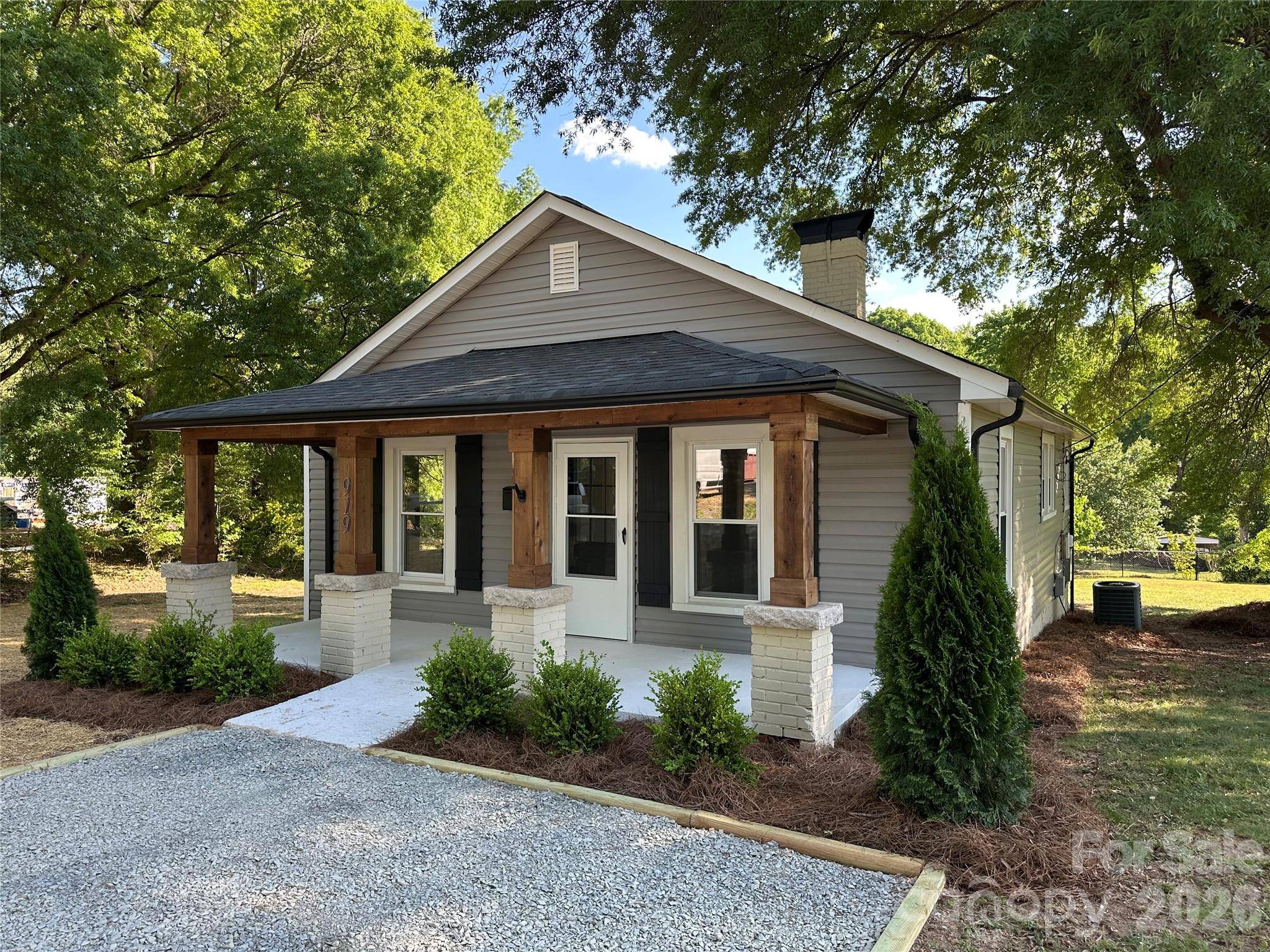 919 Orangewood ST, Kannapolis, NC 28081