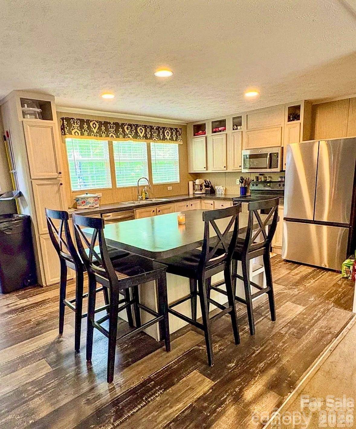 718 W Virginia AVE, Bessemer City, NC 28016