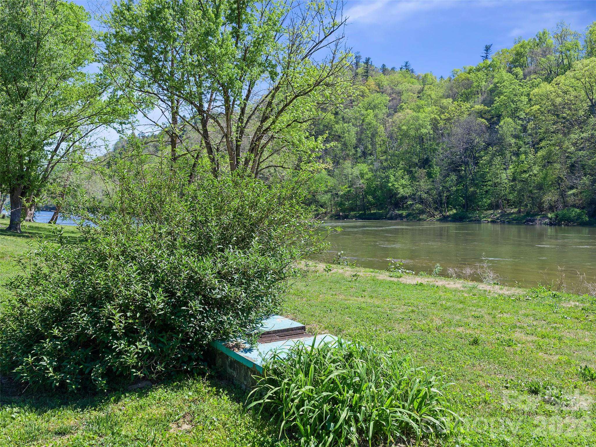 150 Rollins RD #1 & 2, Marshall, NC 28753