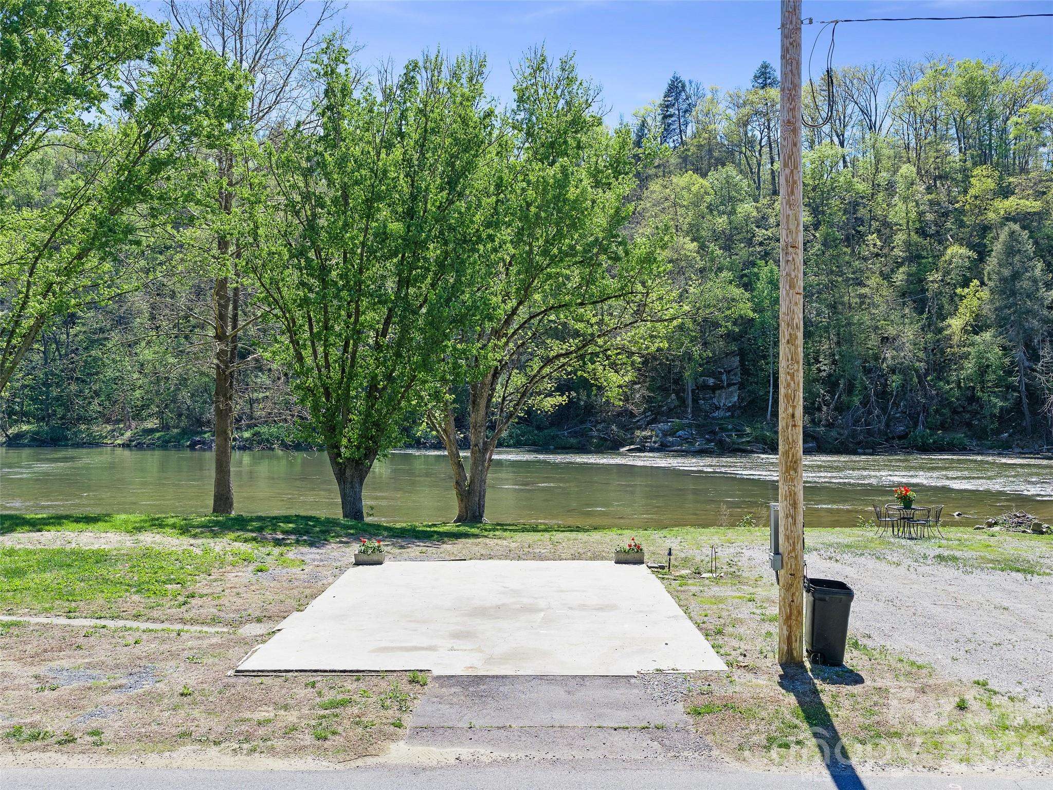 150 Rollins RD #1 & 2, Marshall, NC 28753