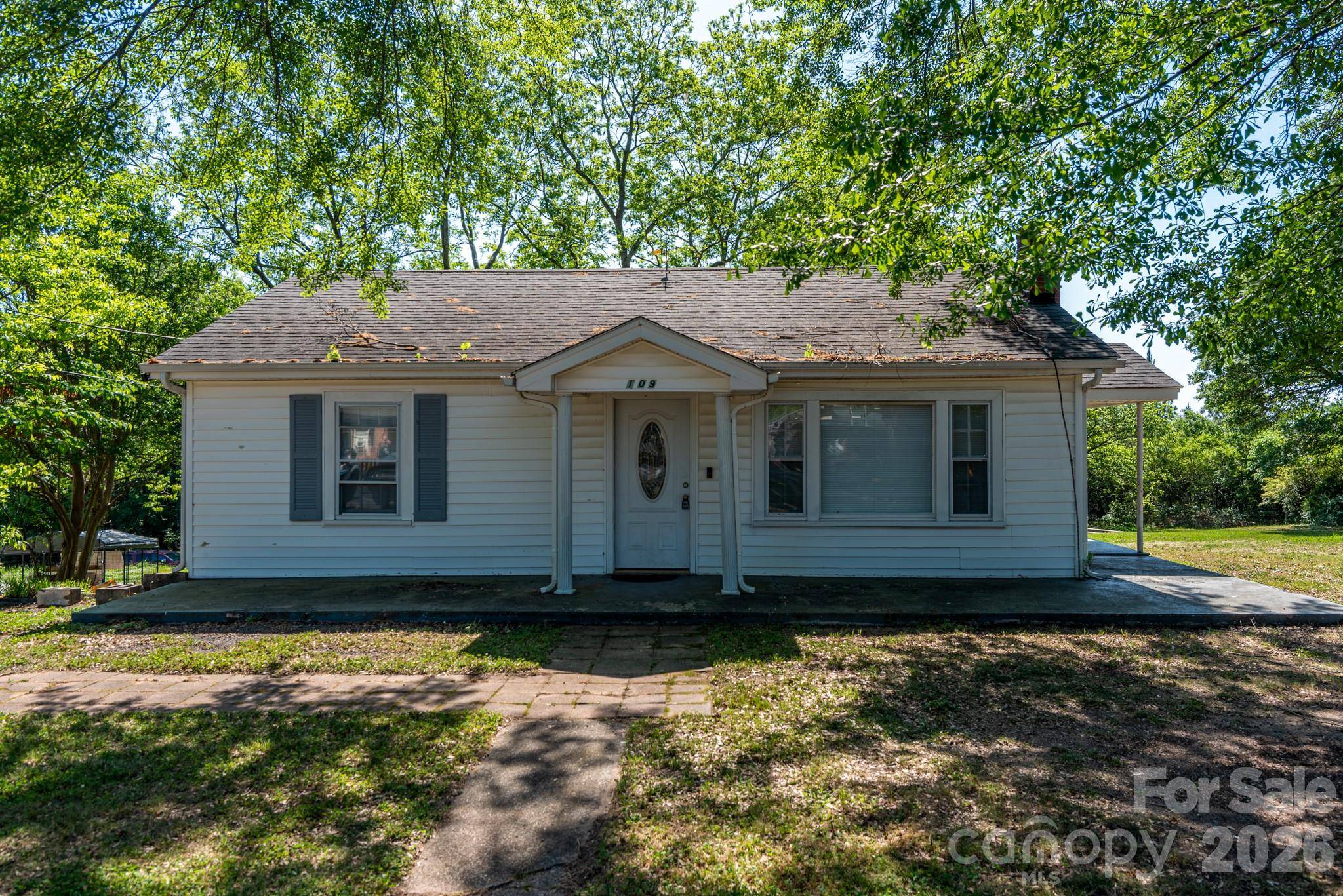 109 Hillcrest DR, Bessemer City, NC 28016