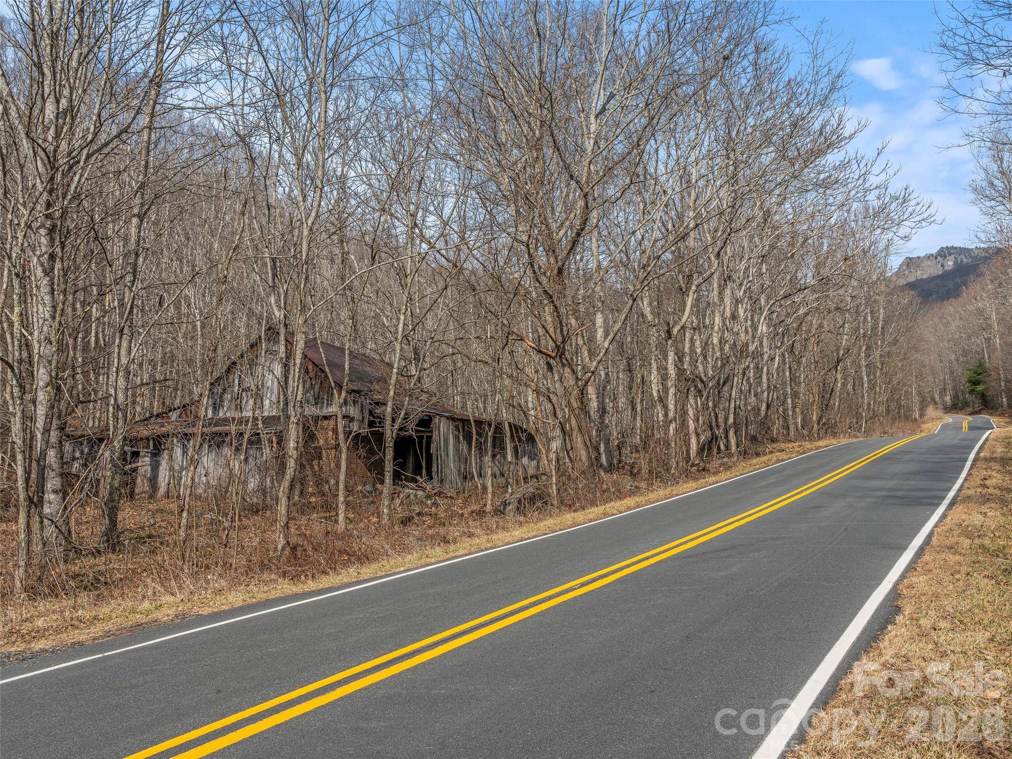 625 Cook Town RD, Bakersville, NC 28705