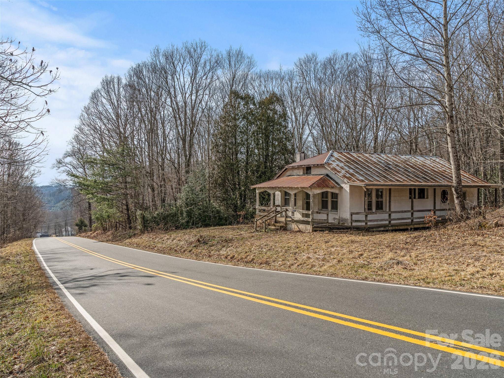 625 Cook Town RD, Bakersville, NC 28705