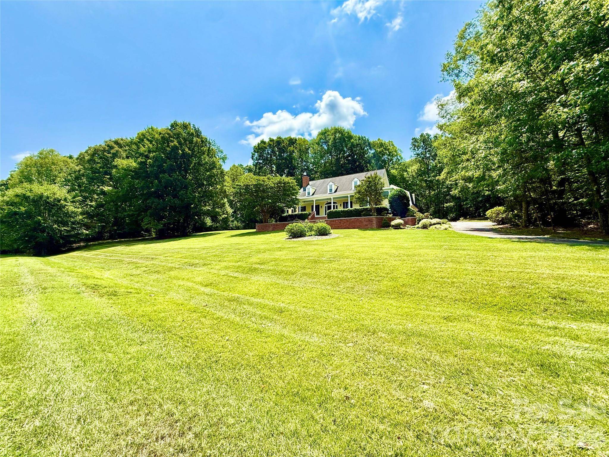7902 Southerland DR, Browns Summit, NC 27214